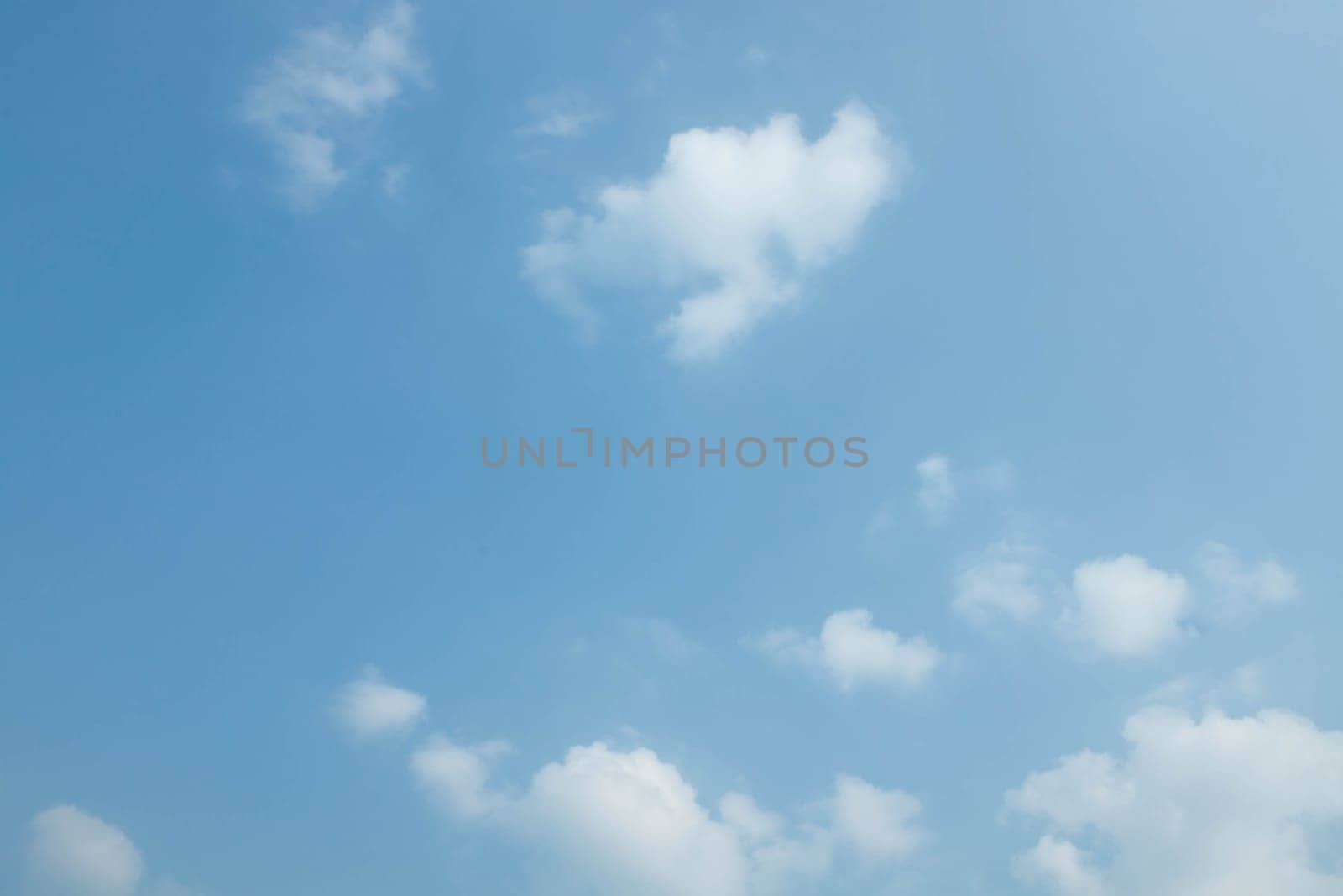 Fine day clouds in the blue sky
