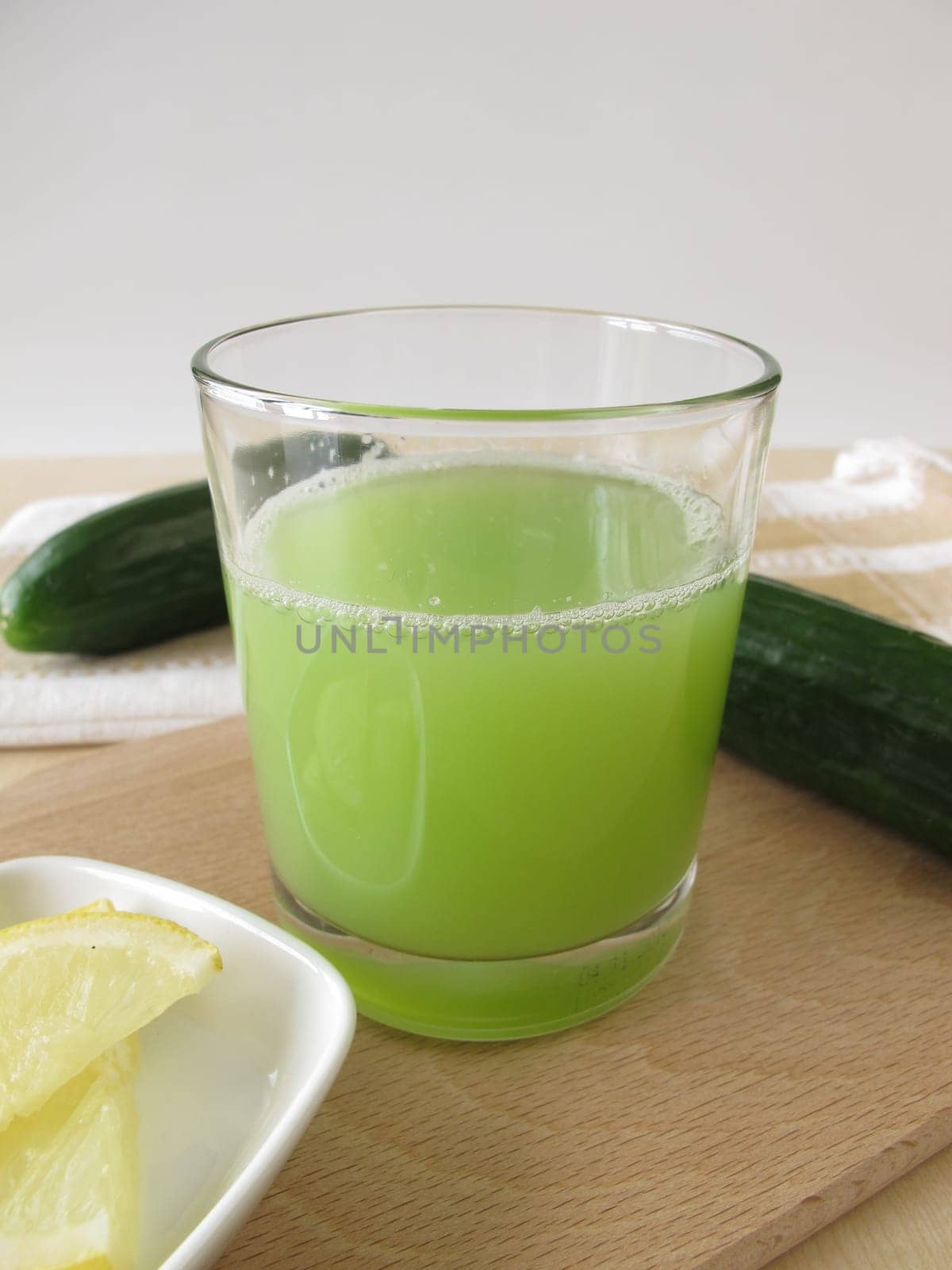 Cucumber juice with lemon
