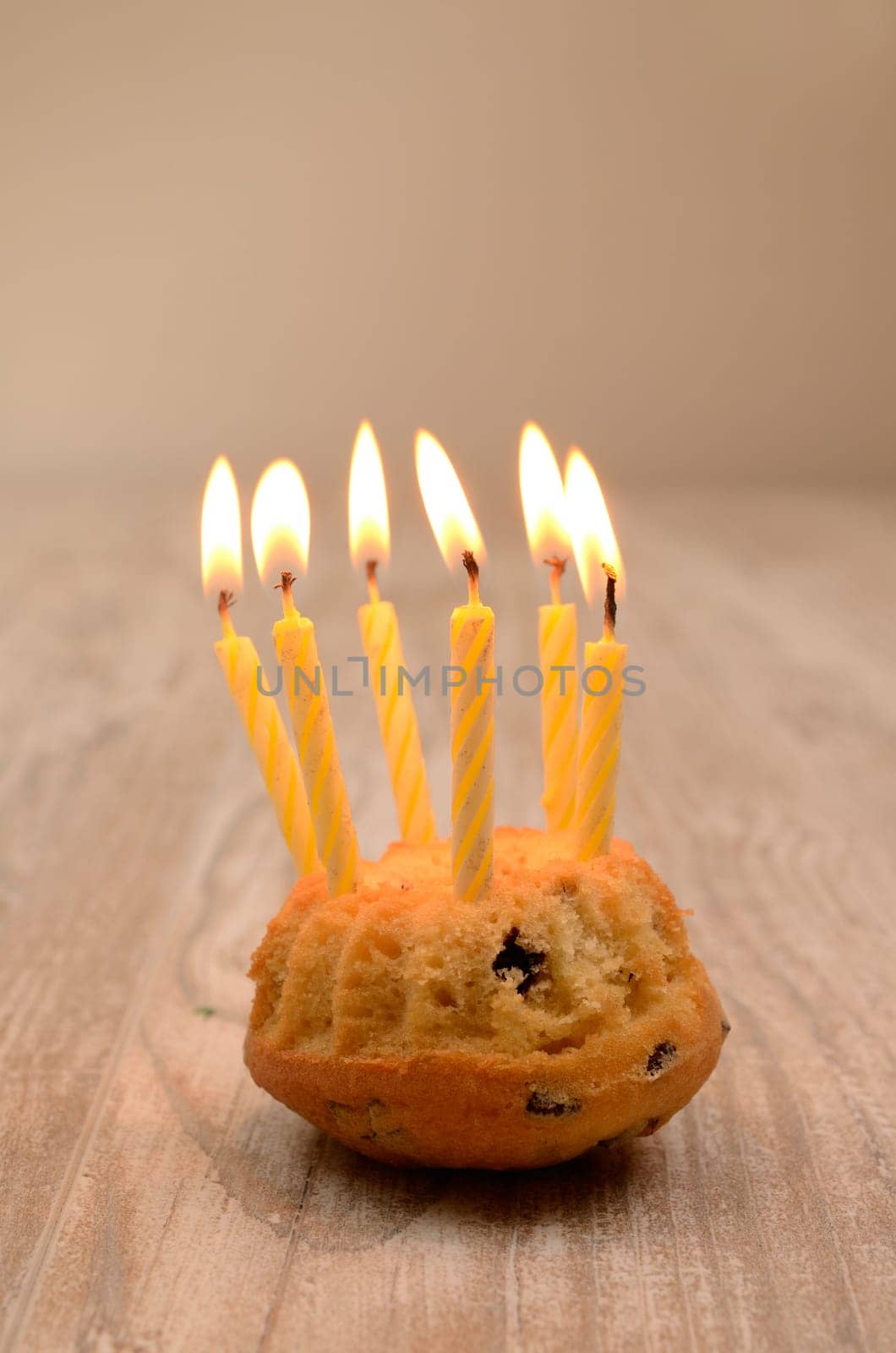 birthday cake with six candle lights