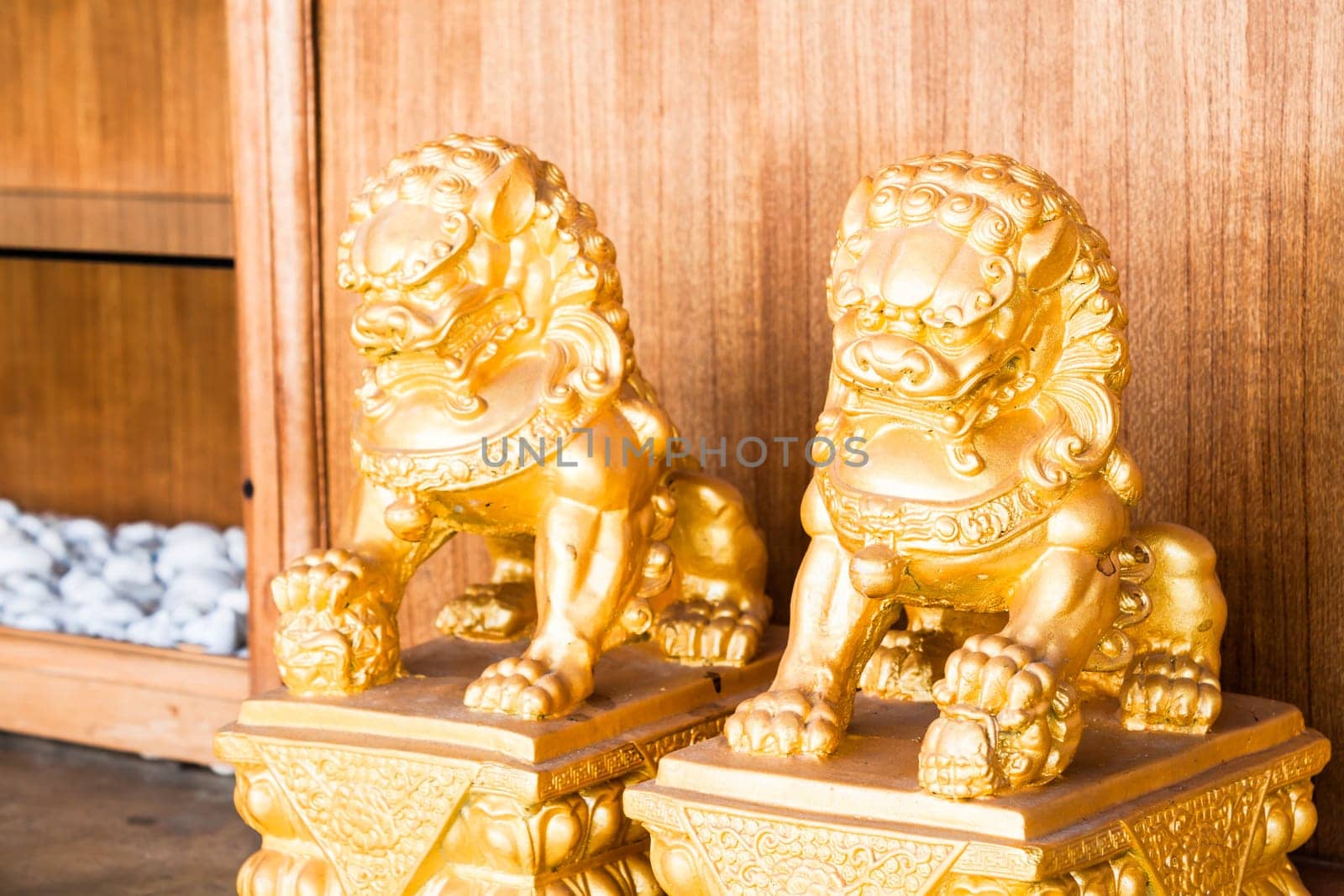 Chinese style figurine golden singha partner