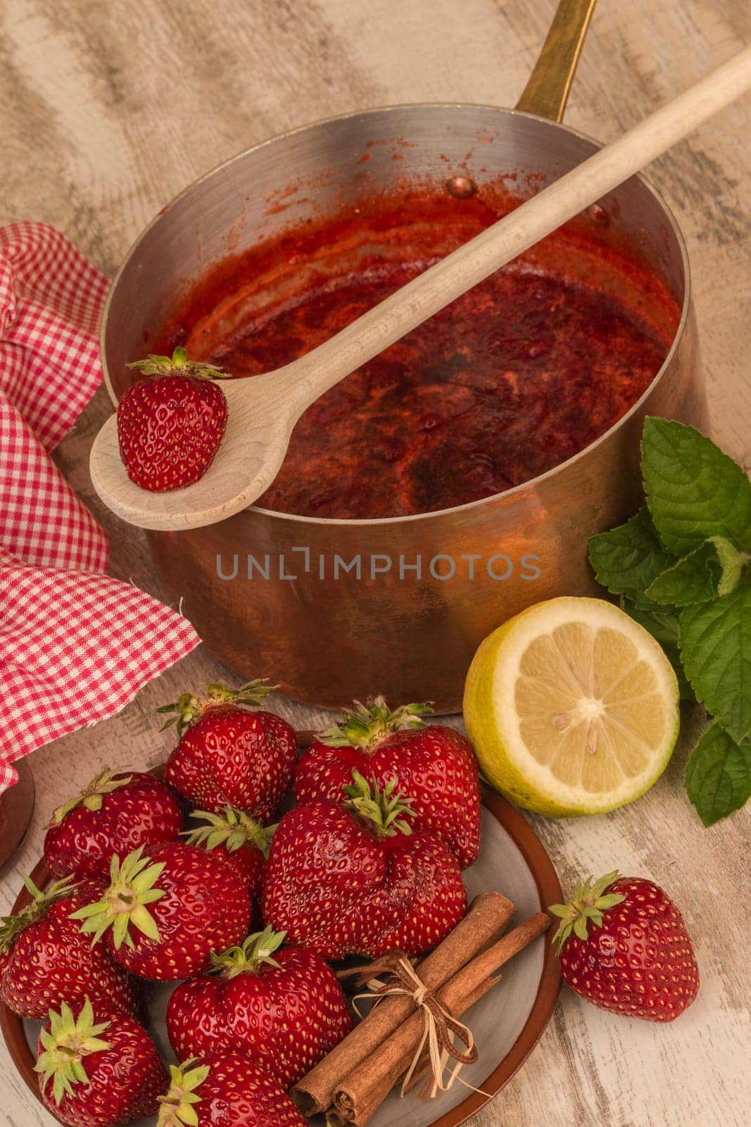 Strawberry jam cooking