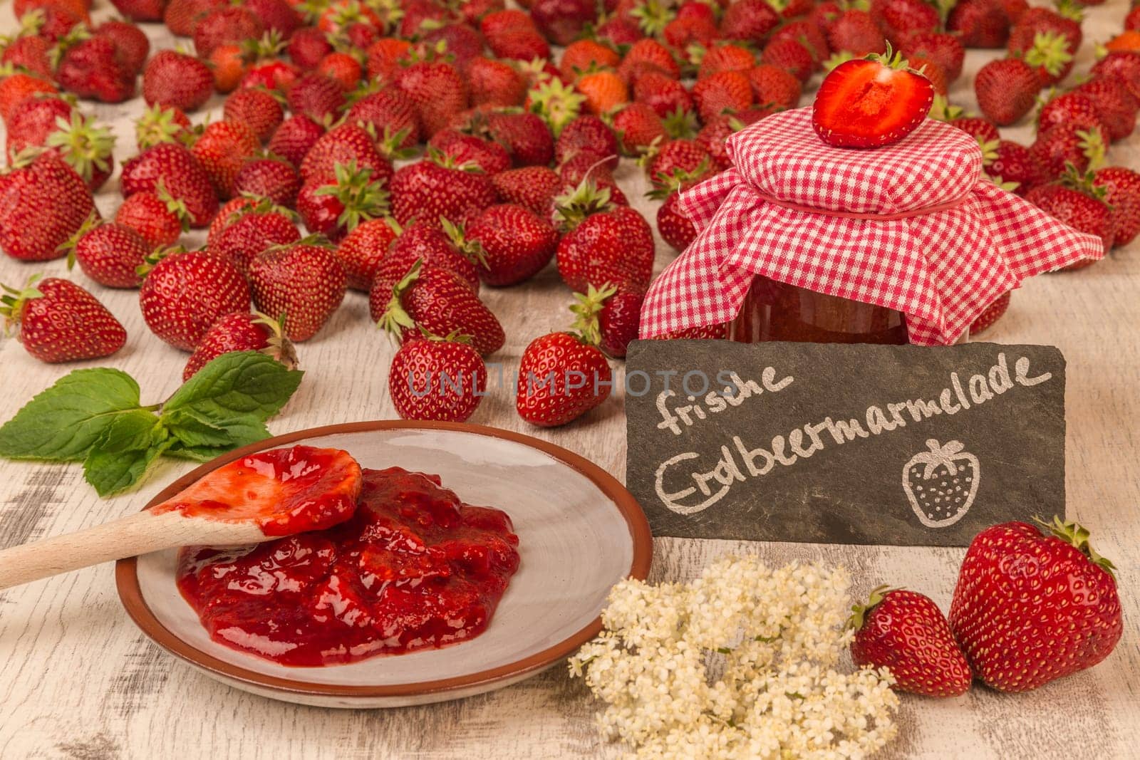 Strawberry jam cooking