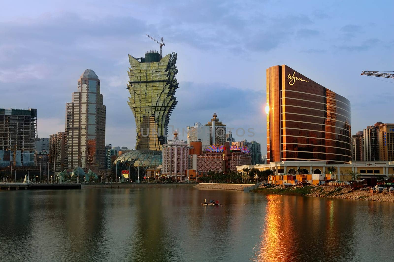 The construction scene of highrise casino building