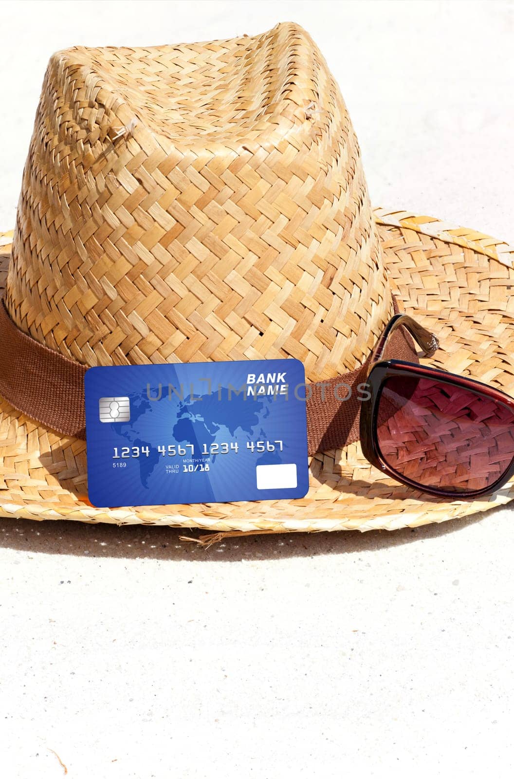 Pay cashless with credit card on holiday