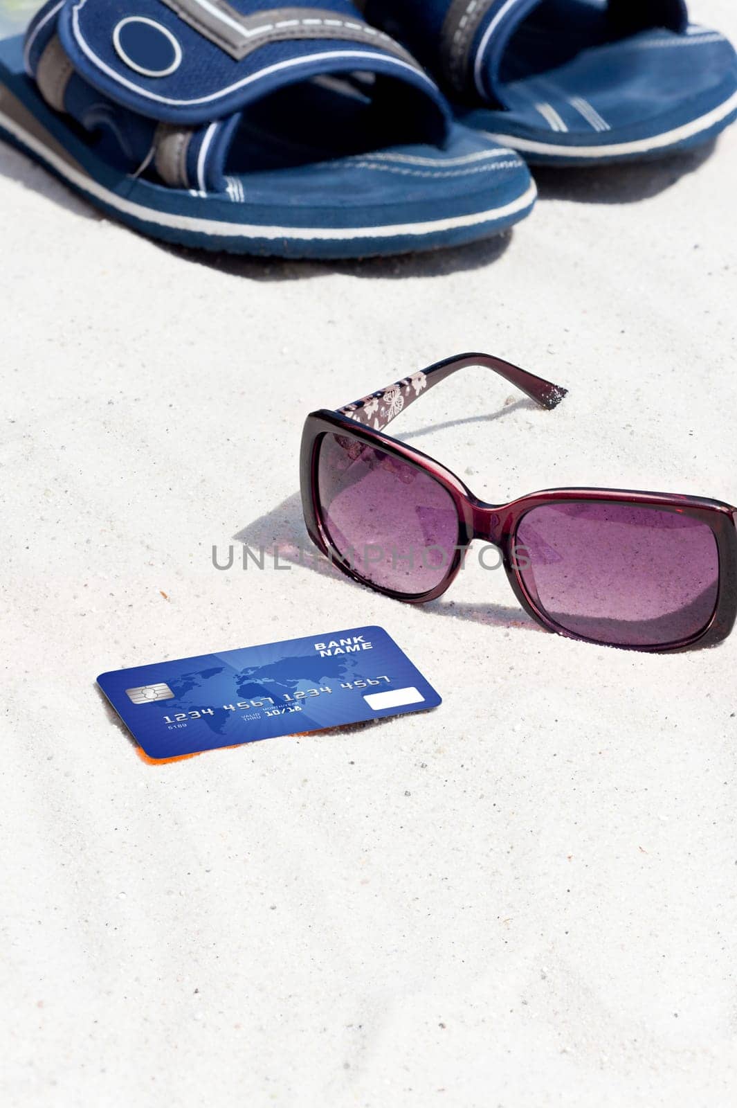 Easy and safe cashless on holiday