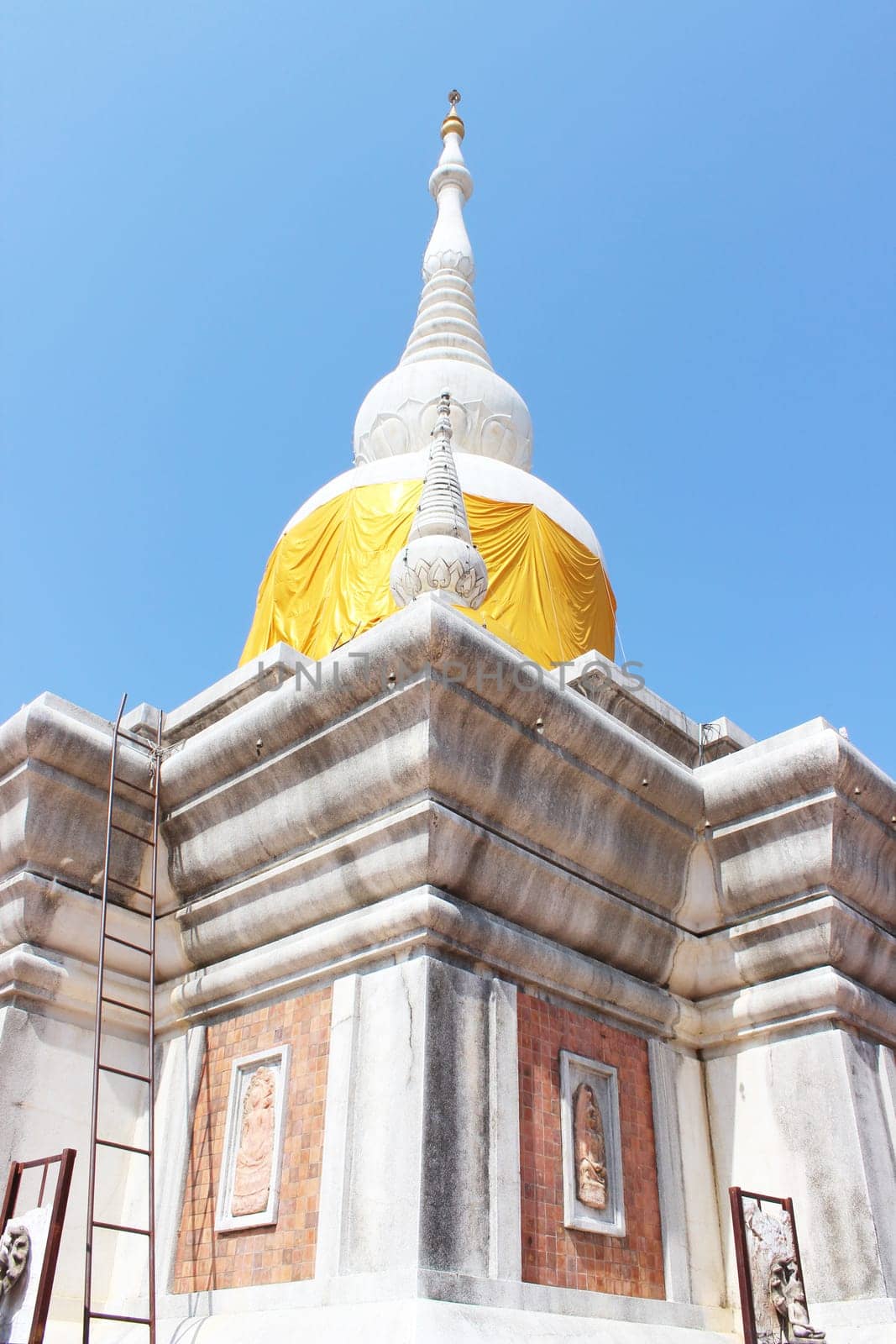 Buddha's relics ,The pagoda Nadoon.