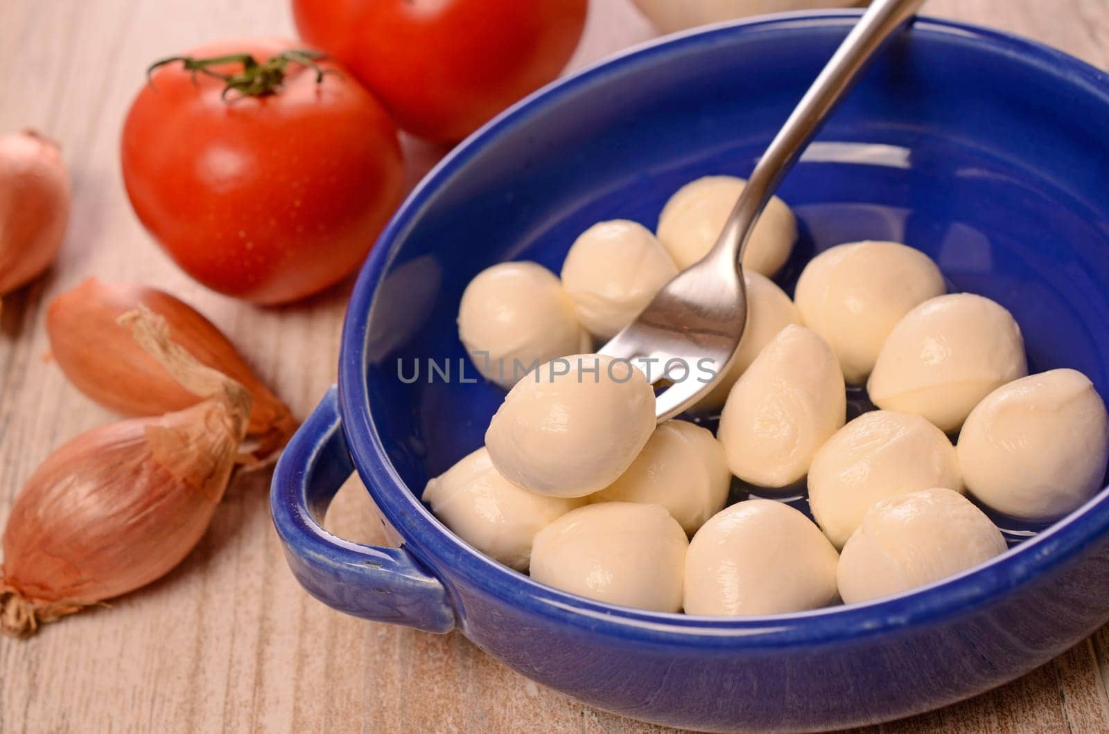 Mozzarella with cooking ingredients