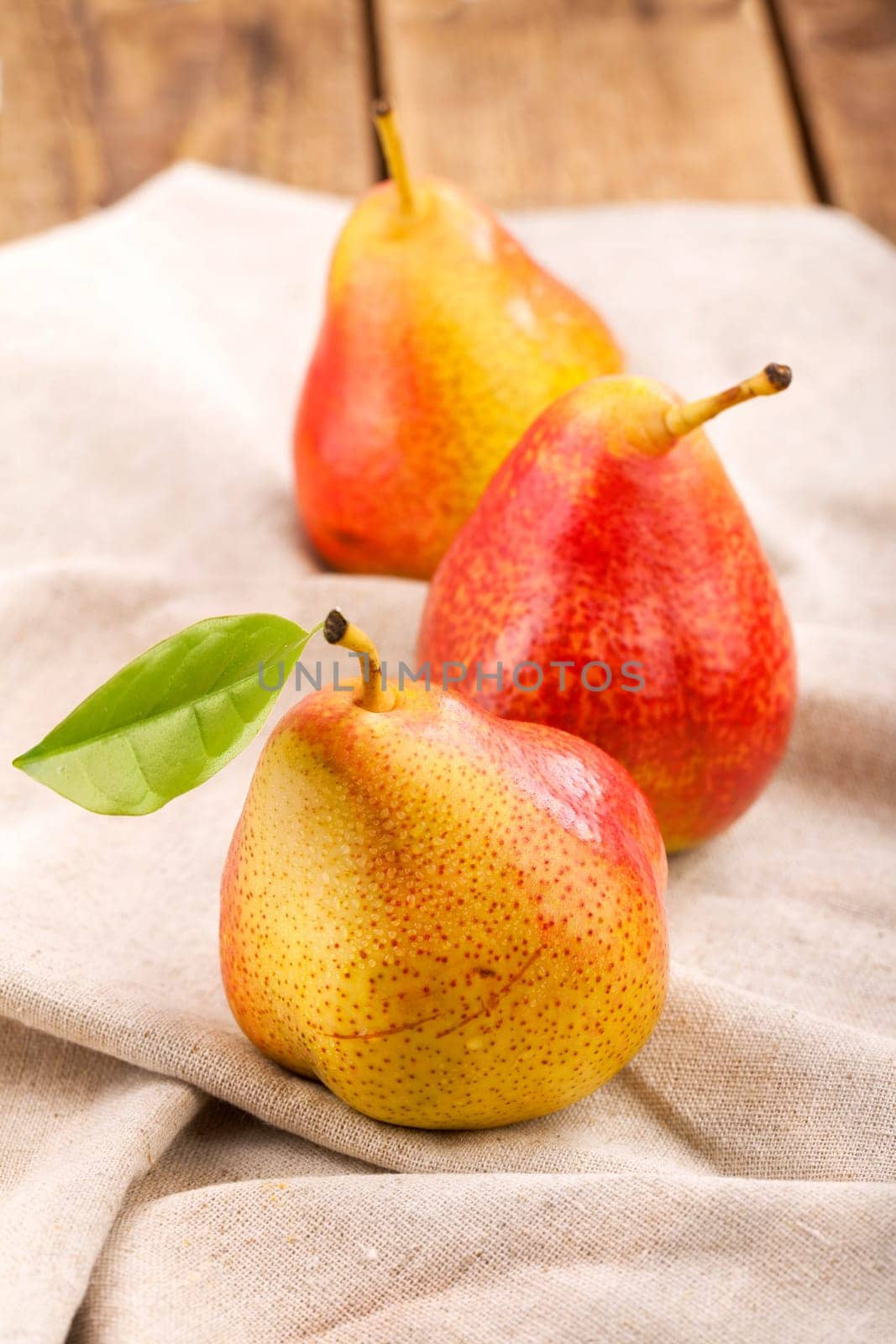 juicy pears