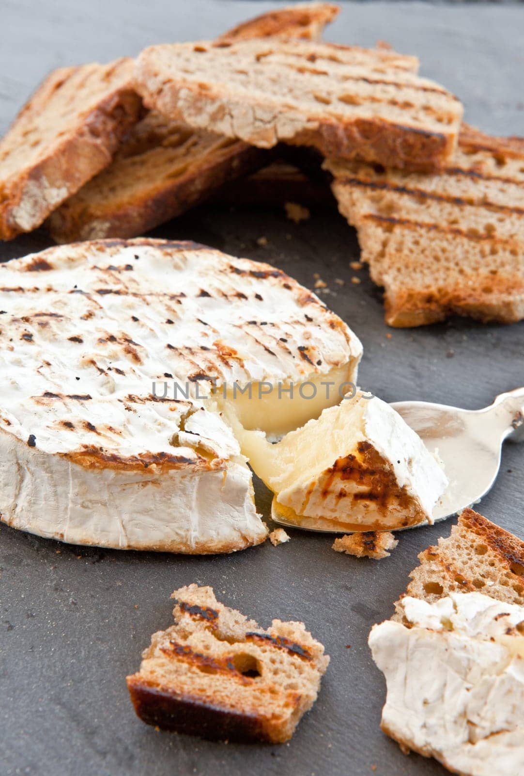 Grilled Camembert with roasted bread