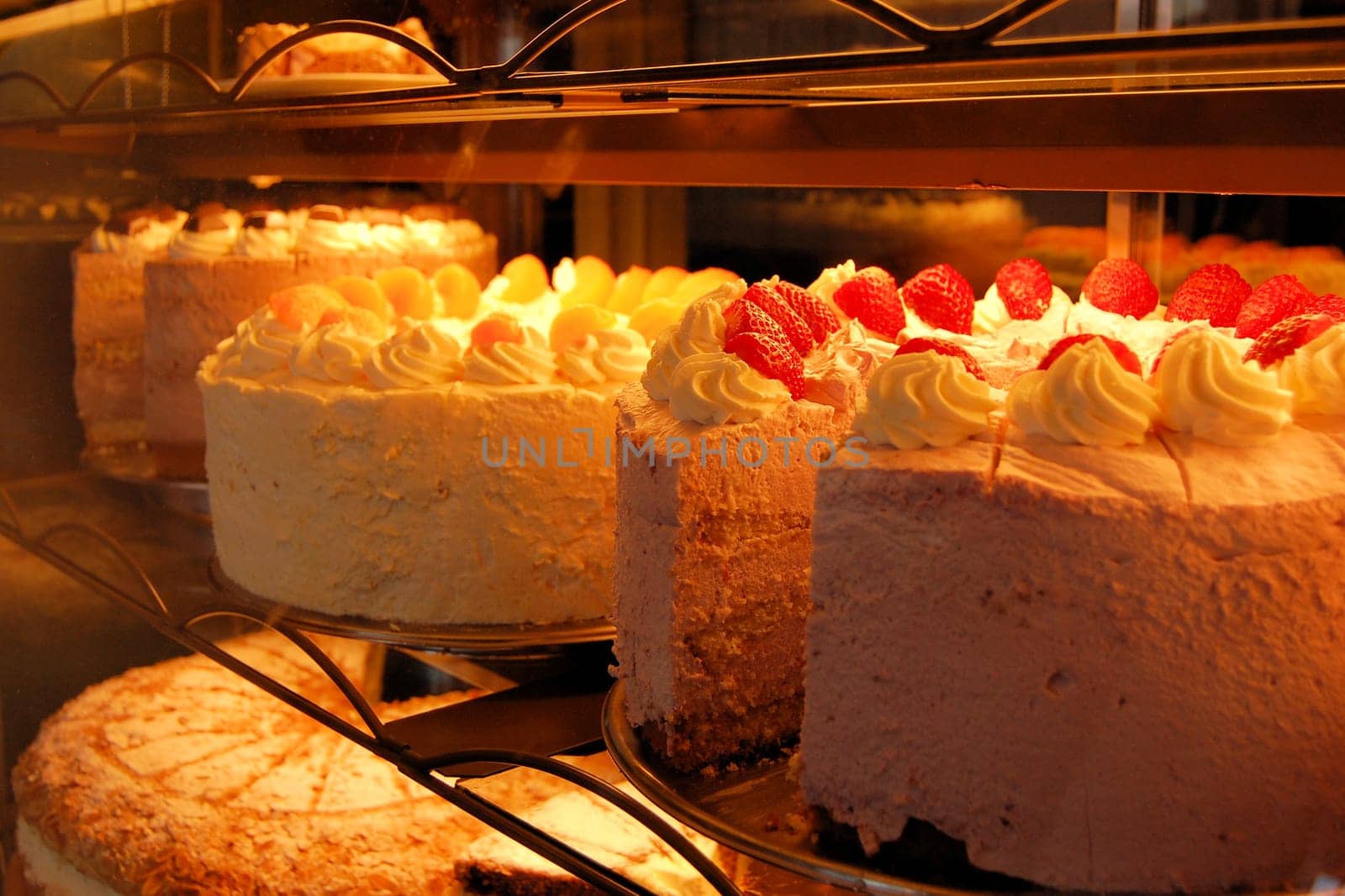 Big size wedding and birthday cakes in a German Bakery in Bad Kissingen