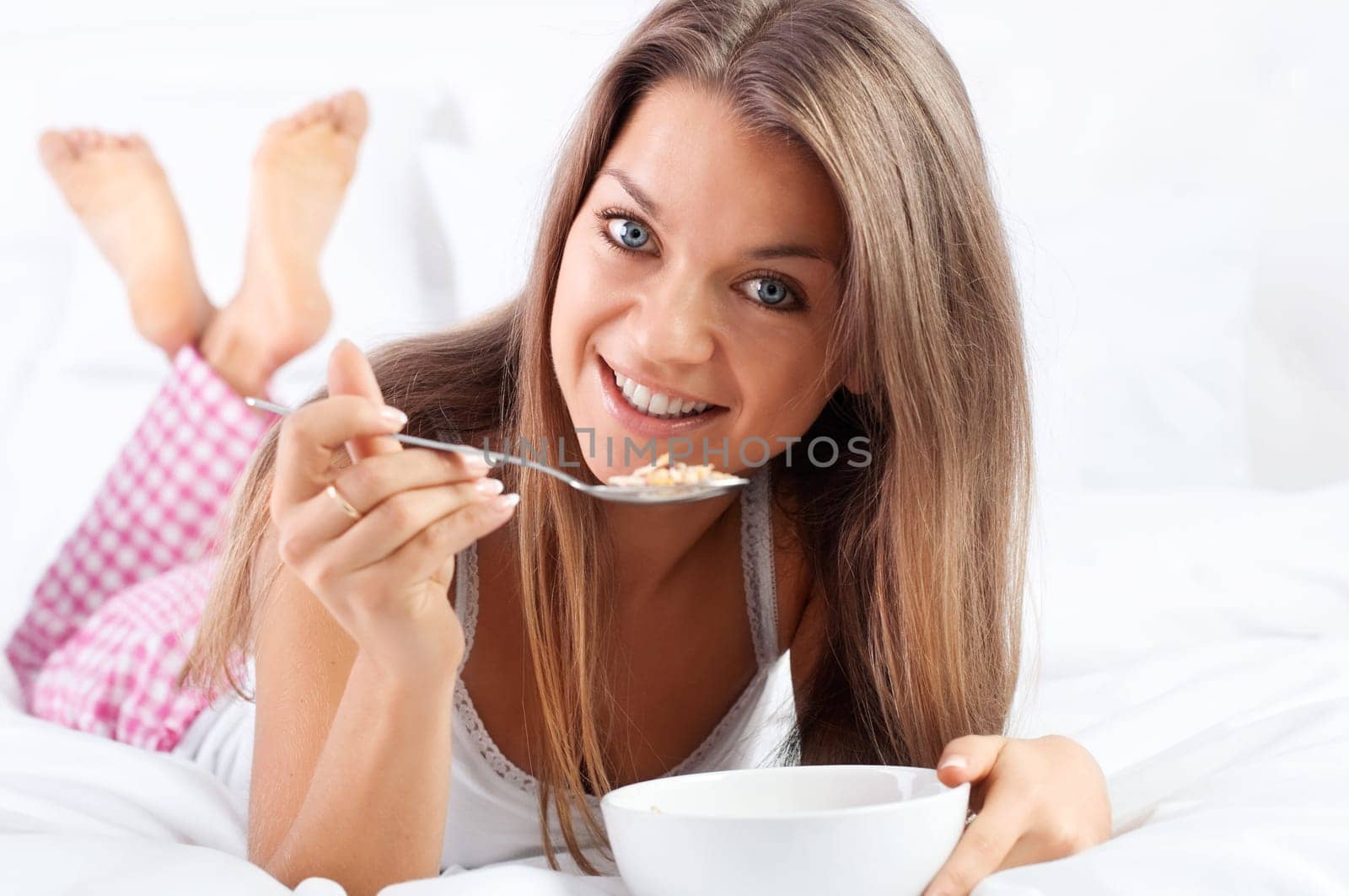 Granola breakfast cereal