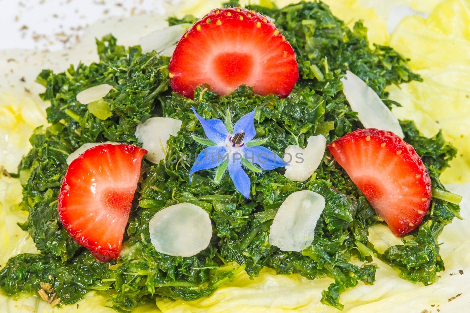 Cabbage salad with strawberries