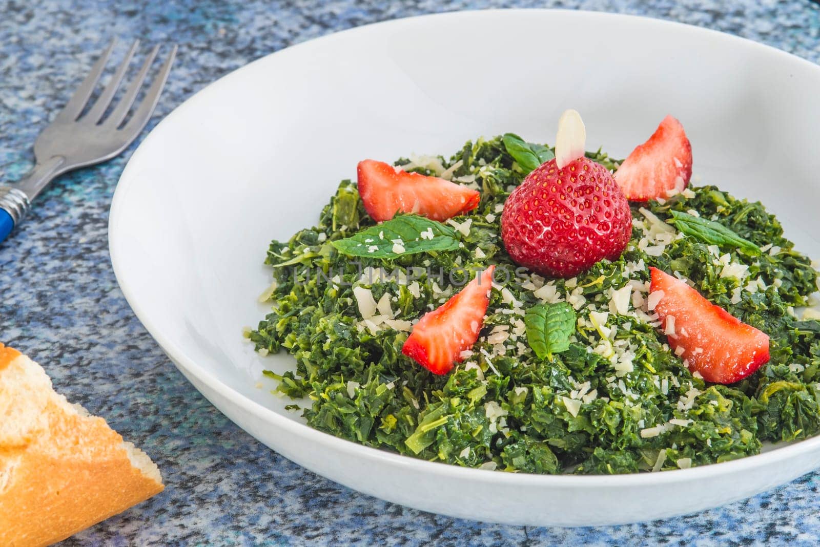 Cabbage salad with strawberries