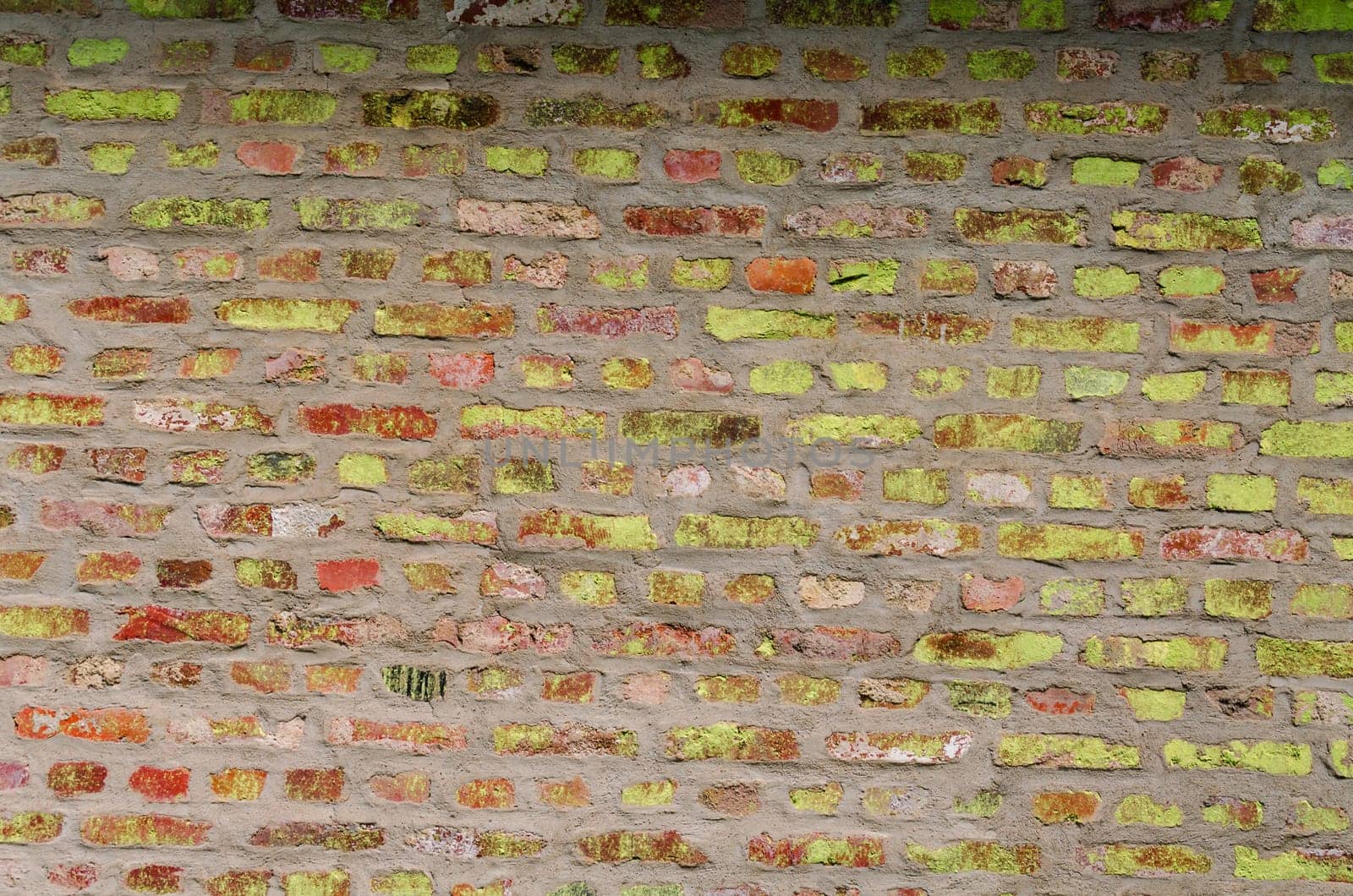 House wall renovated with thermal insulation and clad with a beautiful clinker stone.
