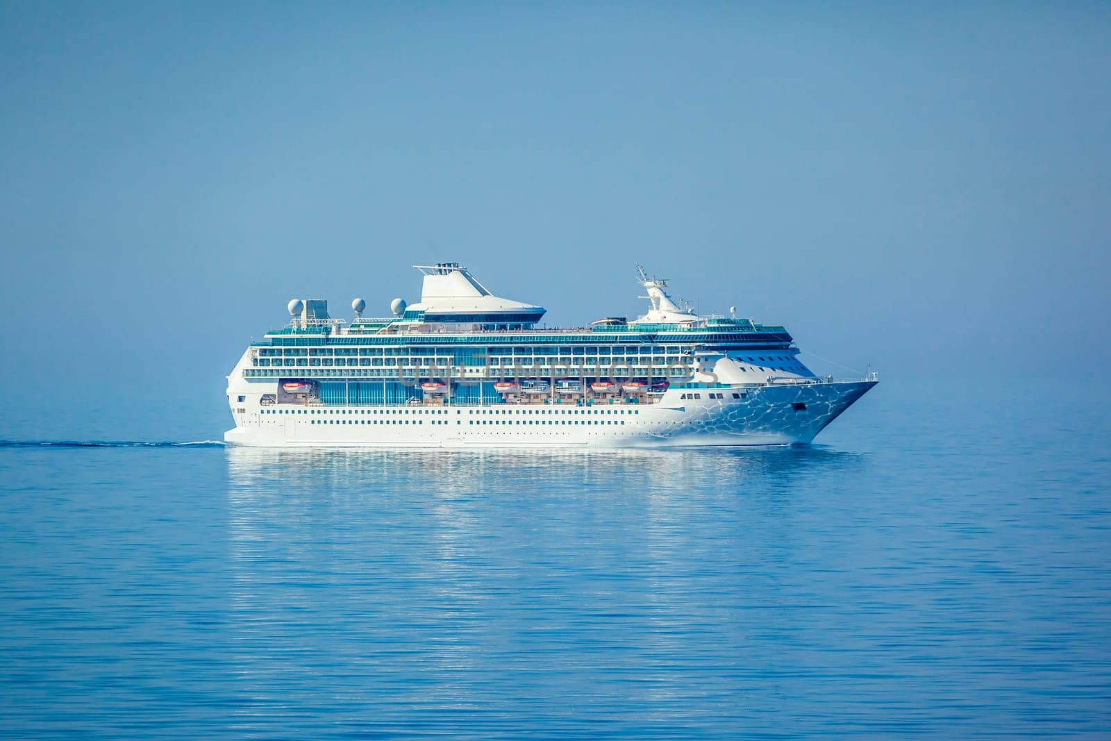An image of a beautiful cruise ship