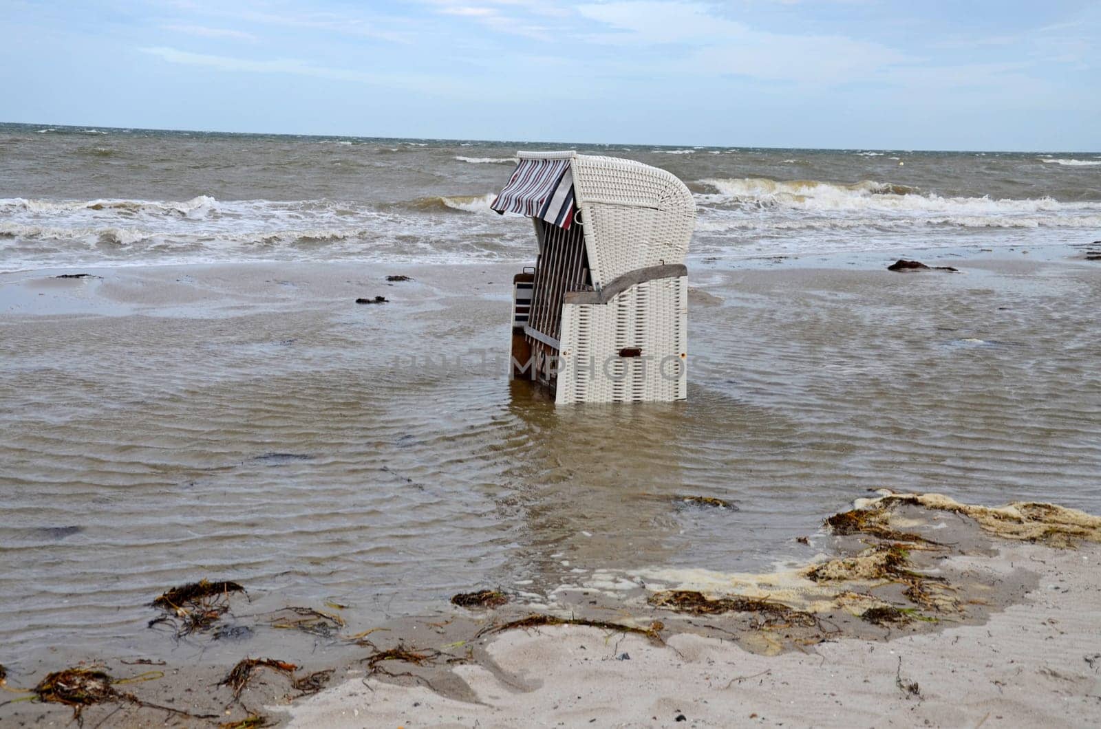 flooded beach basket