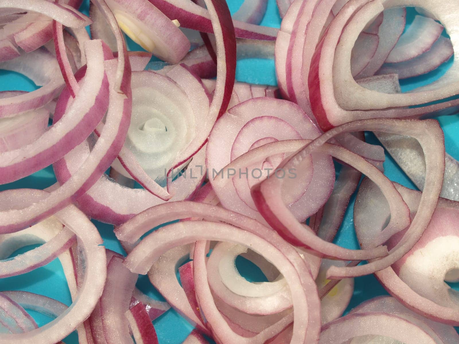 red kitchen onion