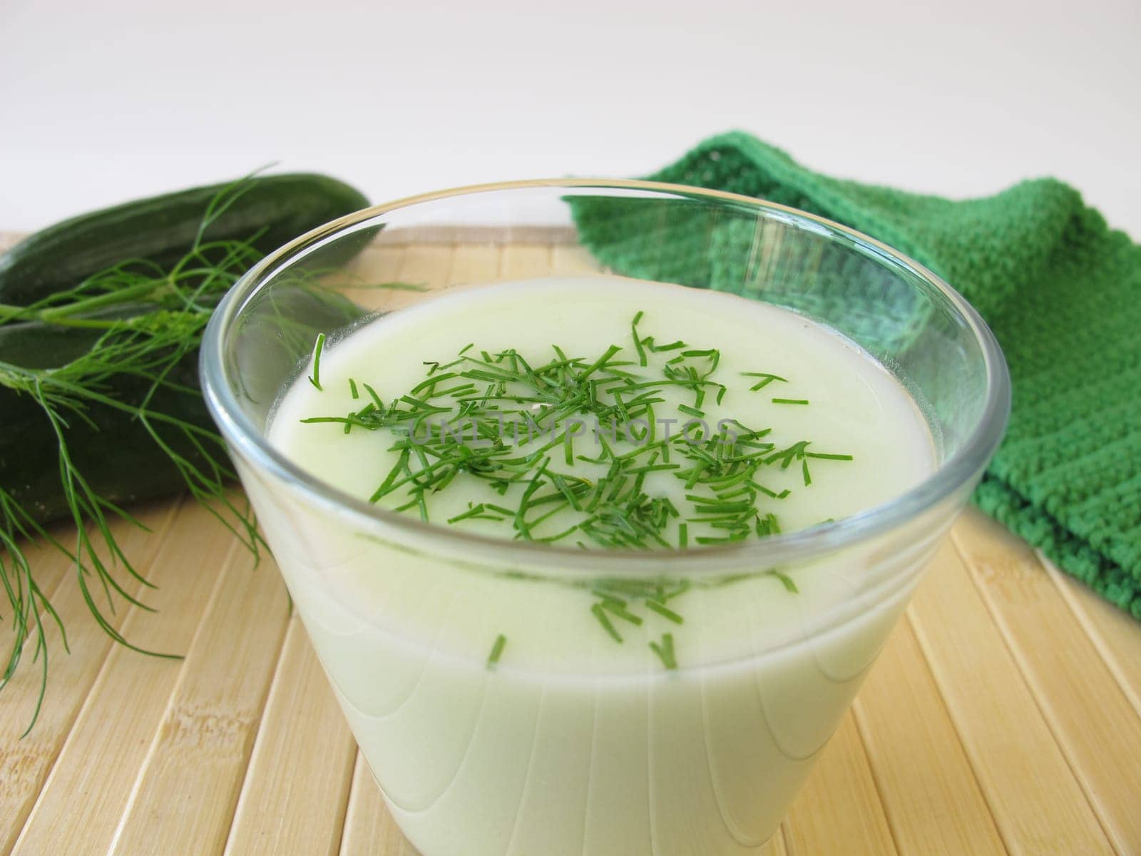 Cucumber lassi with dill