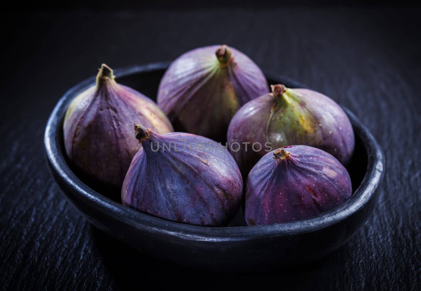 Figs in the bowl