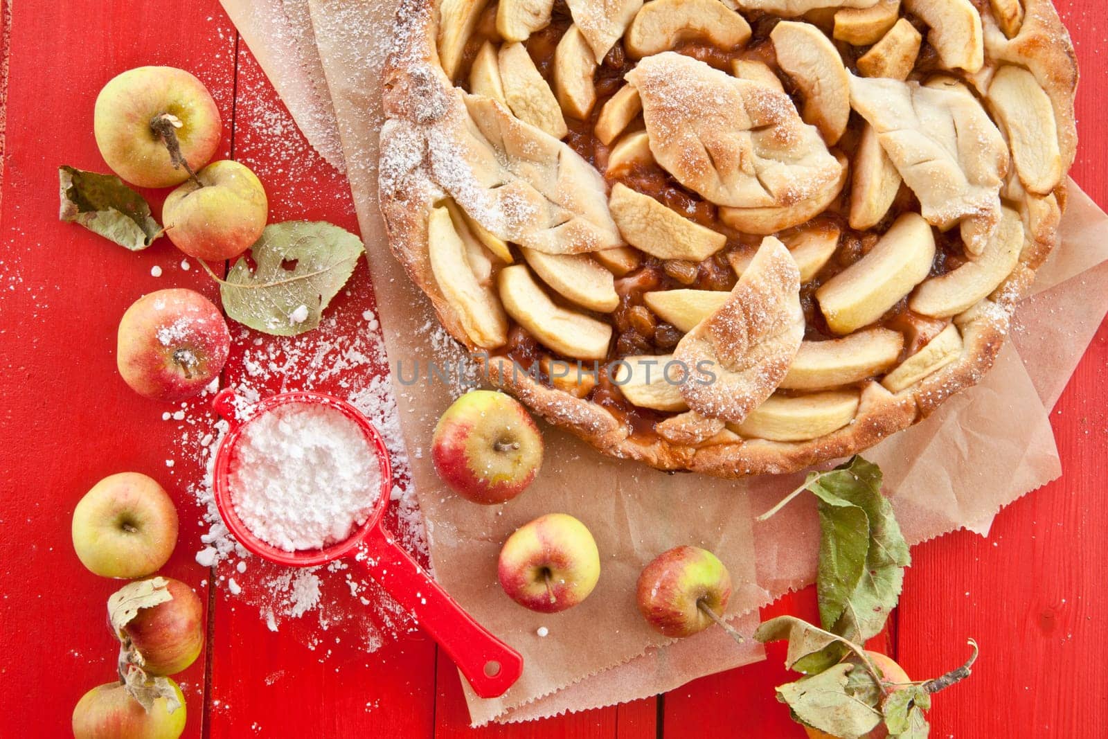 Homemade apple pie with organic apple apple sepfeln