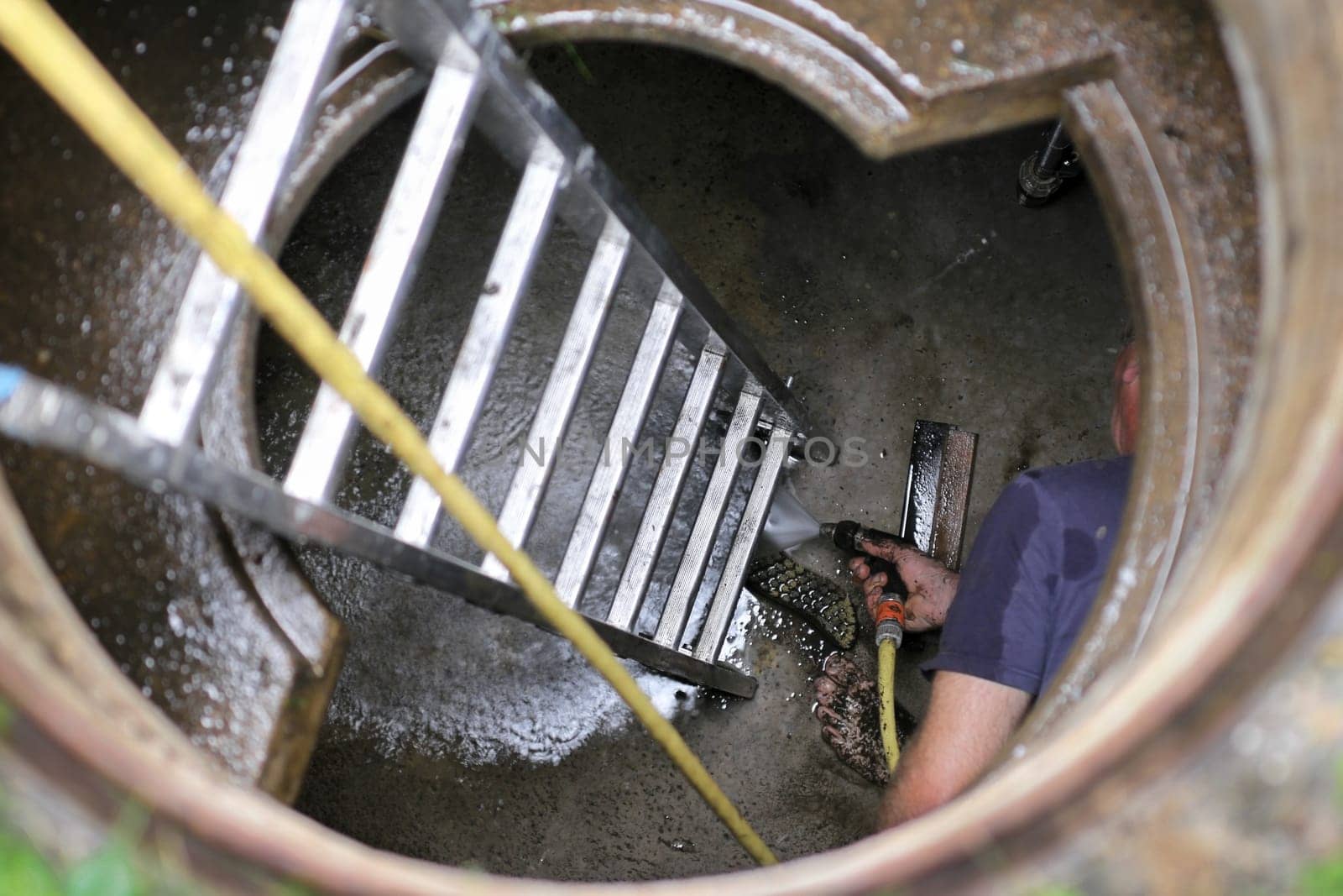 Cistern,cleaning water cistern