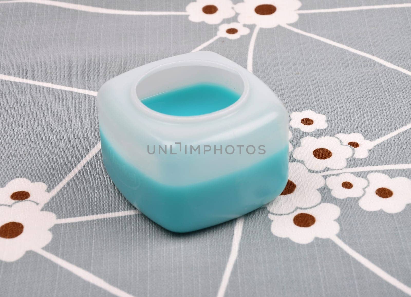 Liquid detergent
