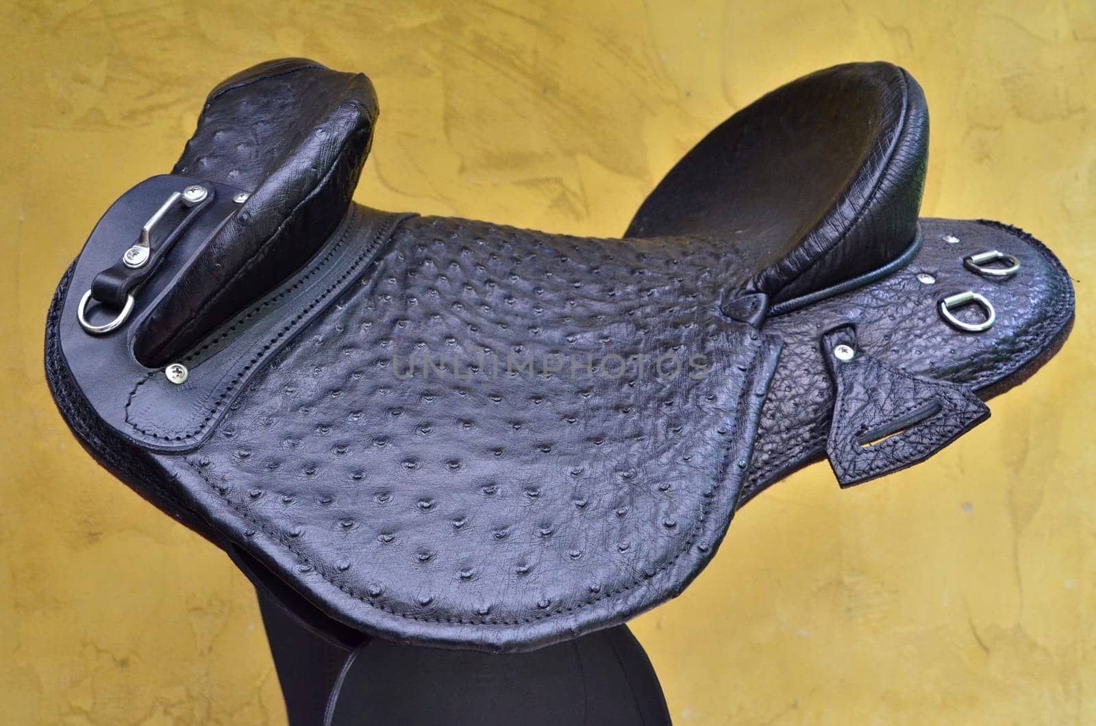 Australian fender stock saddle in strauss leather