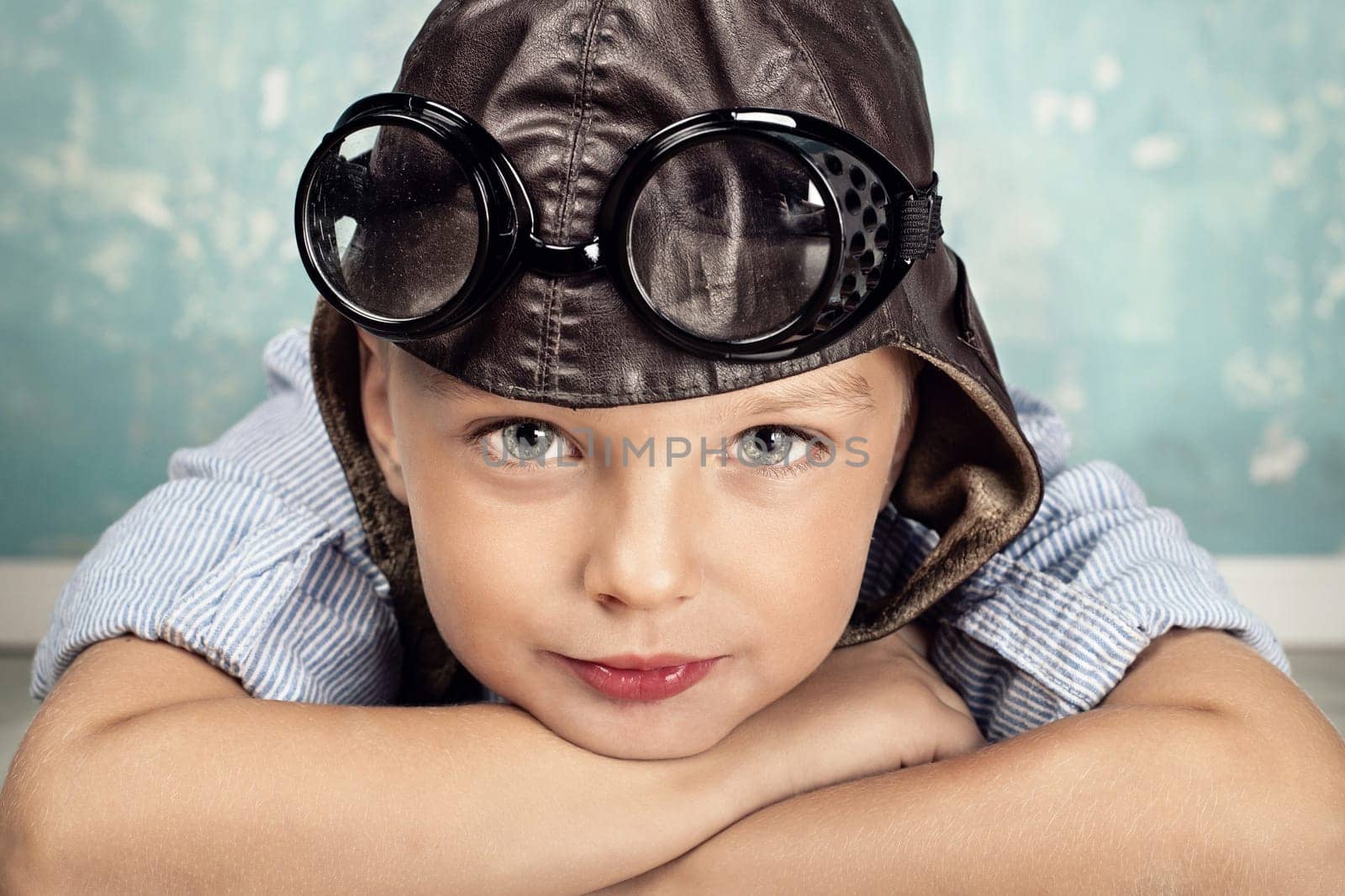 little boy dreams of vacation