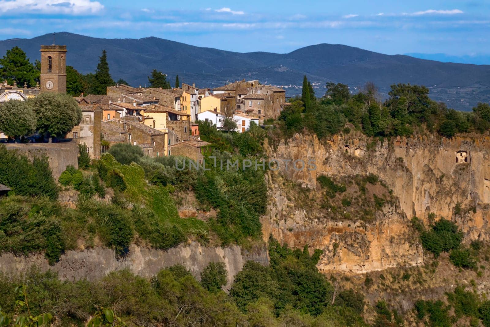Bagnoregio the other side