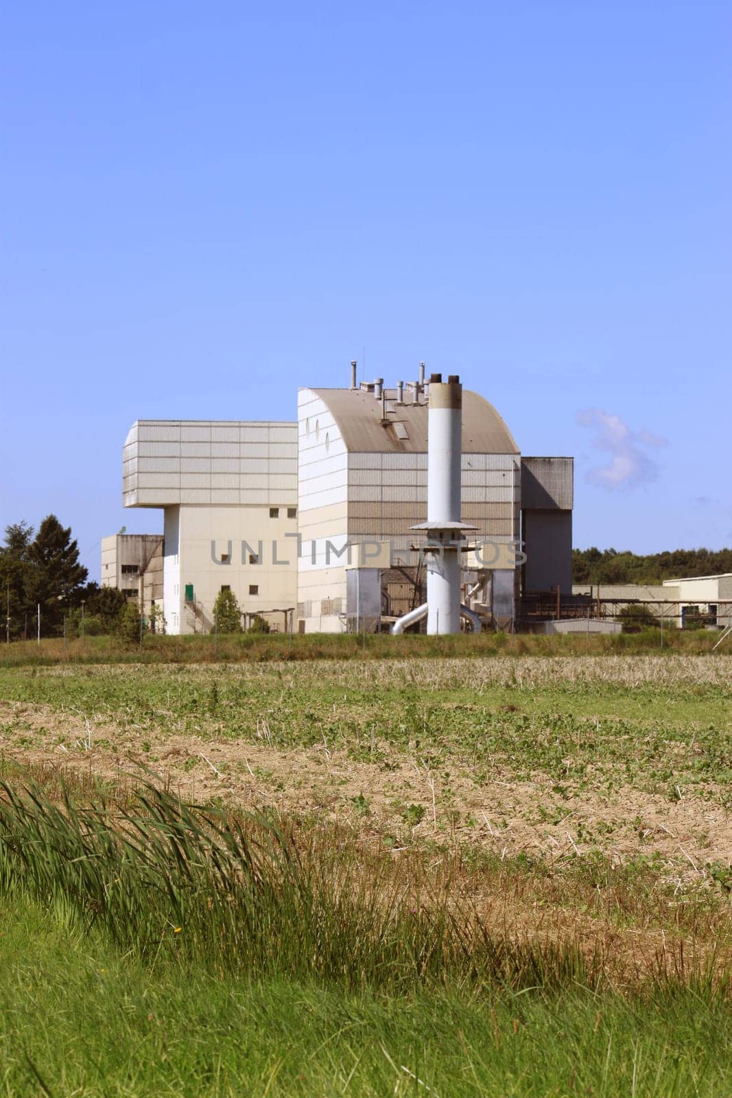 ecological plant for the treatment and recycling of garbage and industrial waste