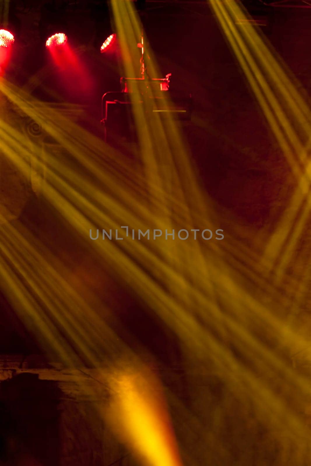 Reftector lightsi on open air stage