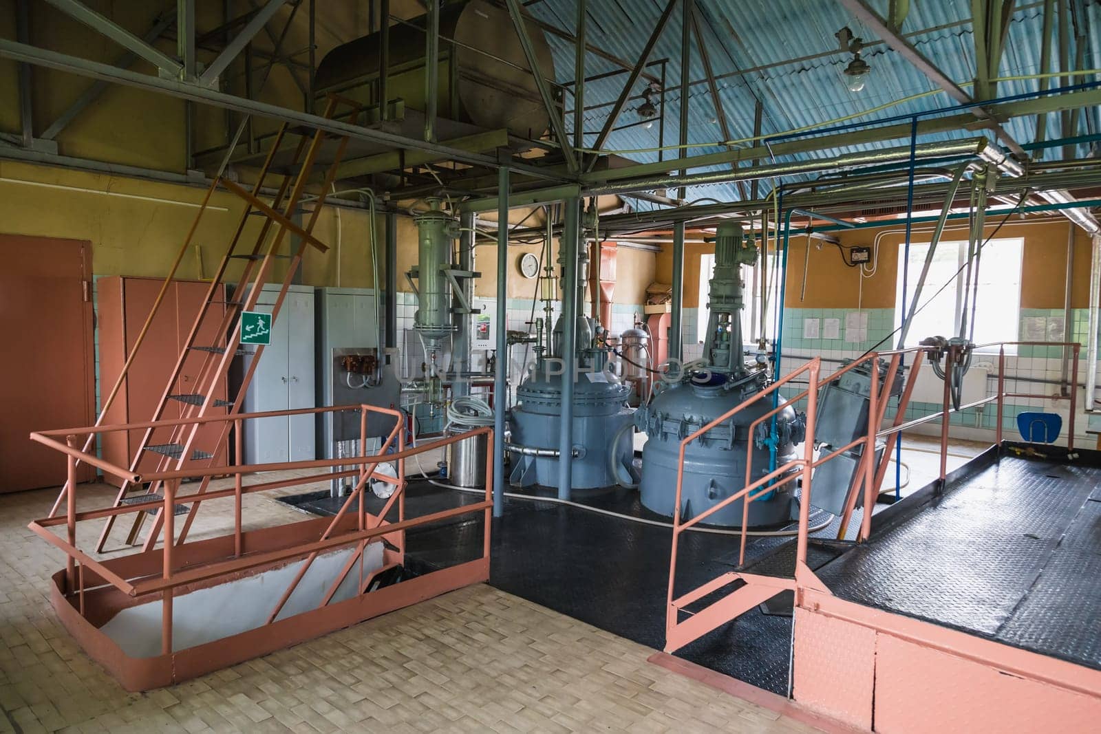 Tank equipment. Pharmaceutical and chemical industry. Manufacture on plant