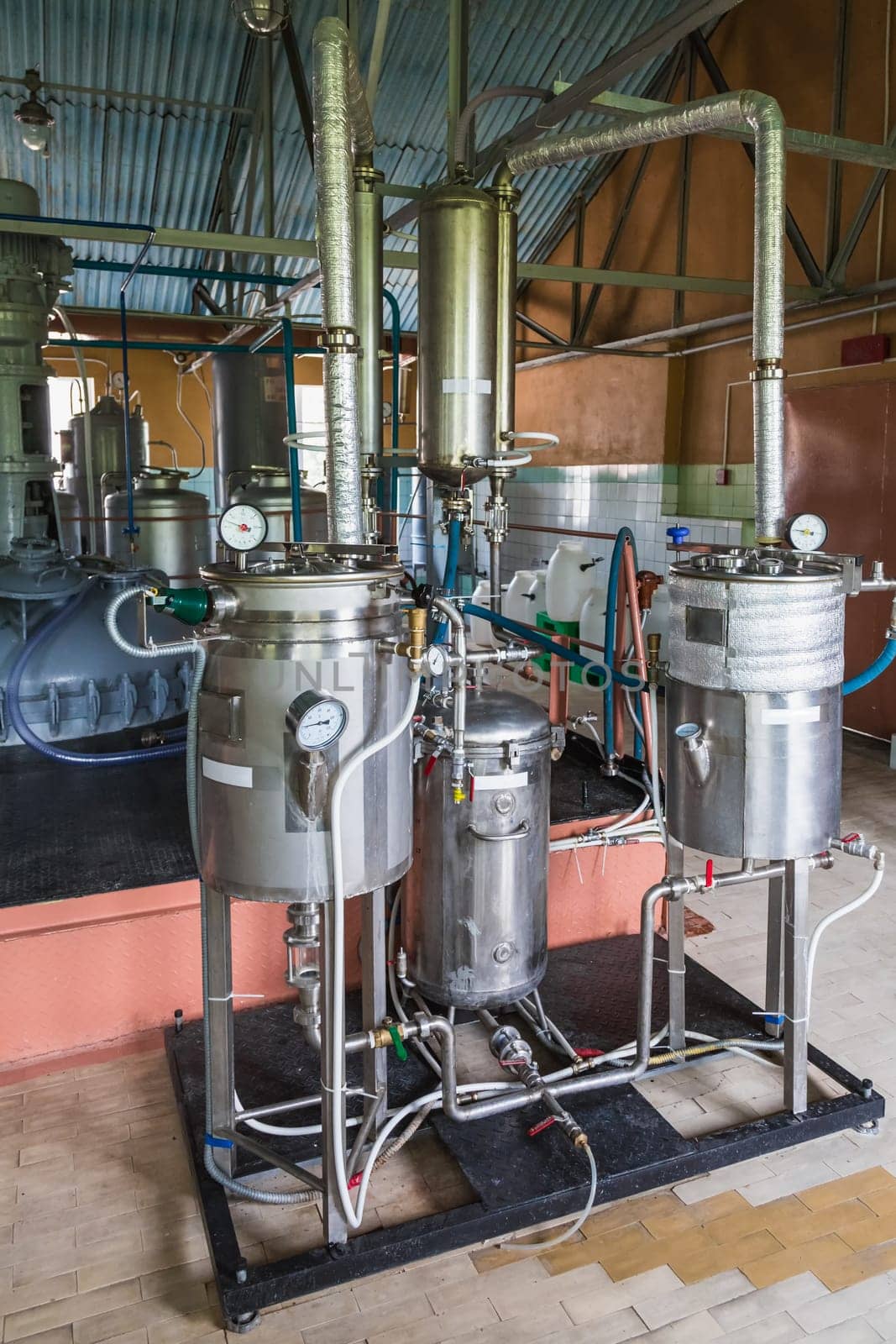 Tank equipment. Pharmaceutical and chemical industry. Manufacture on plant