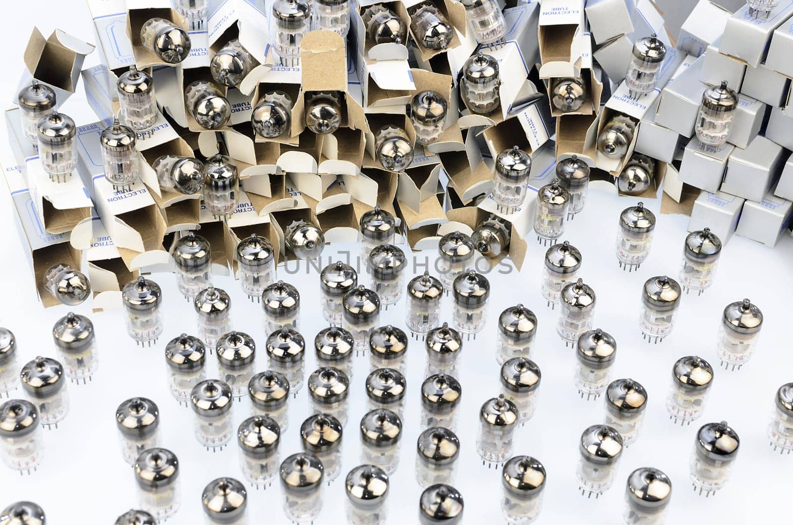 Electronic vacuum tubes of packing with new originals now obsolete.