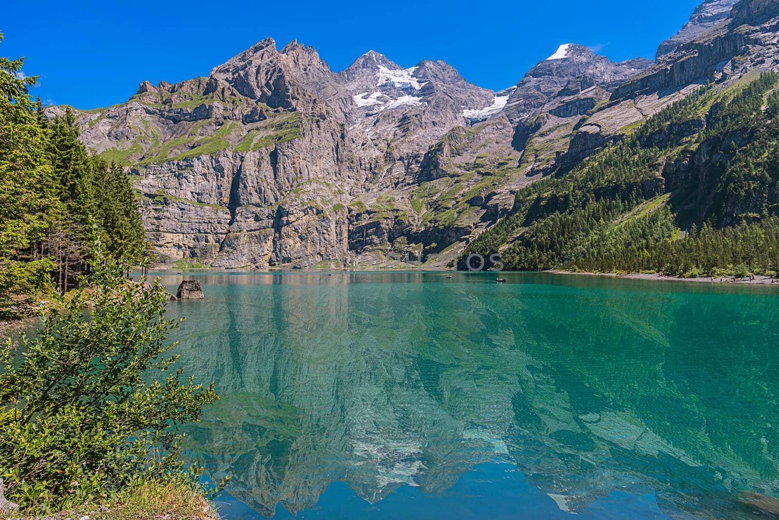Oeschinensee with mirror