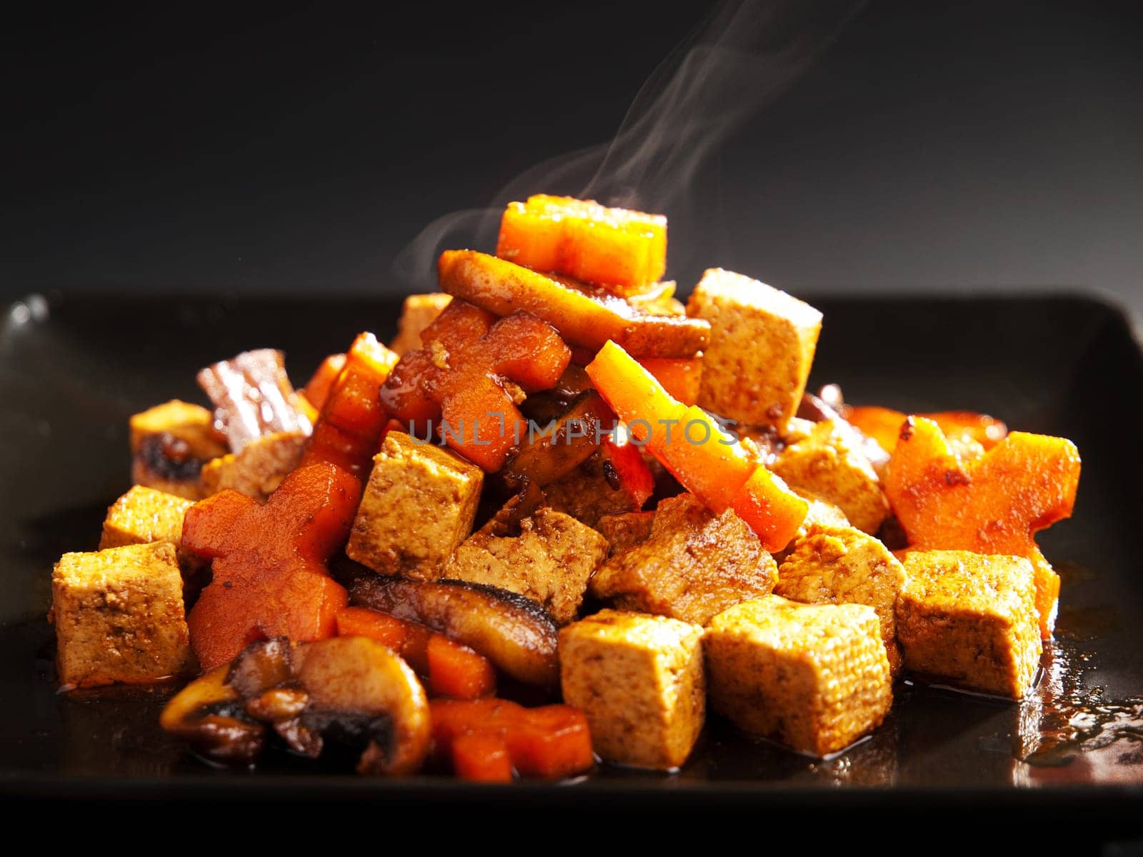 Thai tofu with carrots and mushrooms