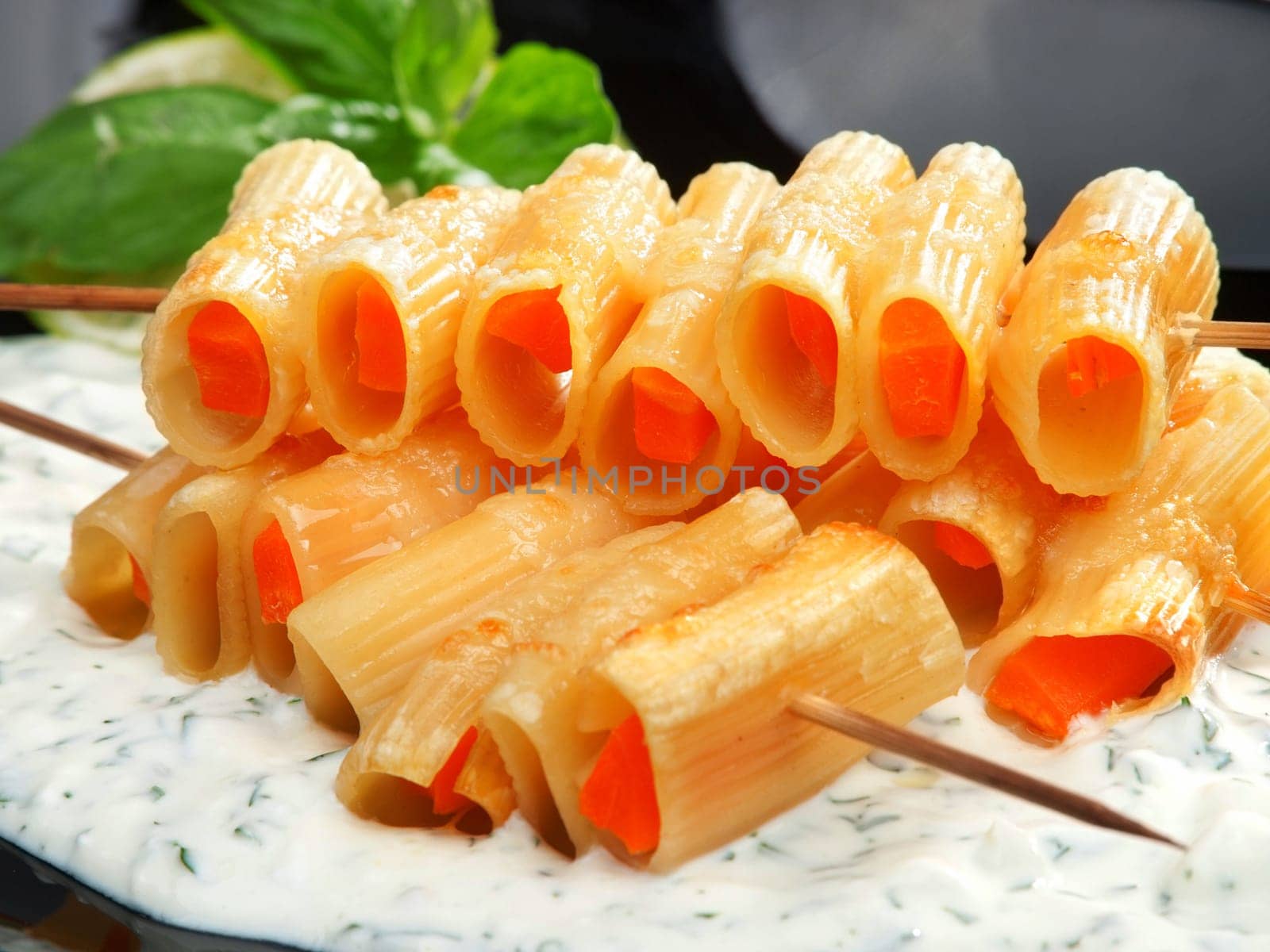 Stuffed macaroni with carrots