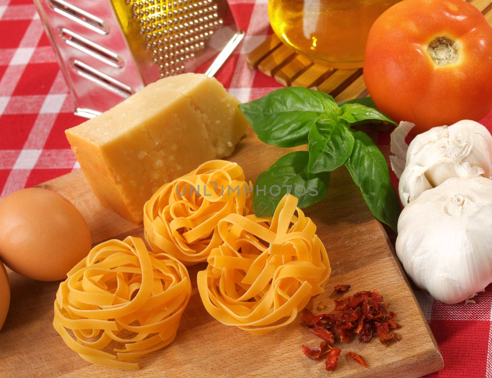 Preparing tagliatelle