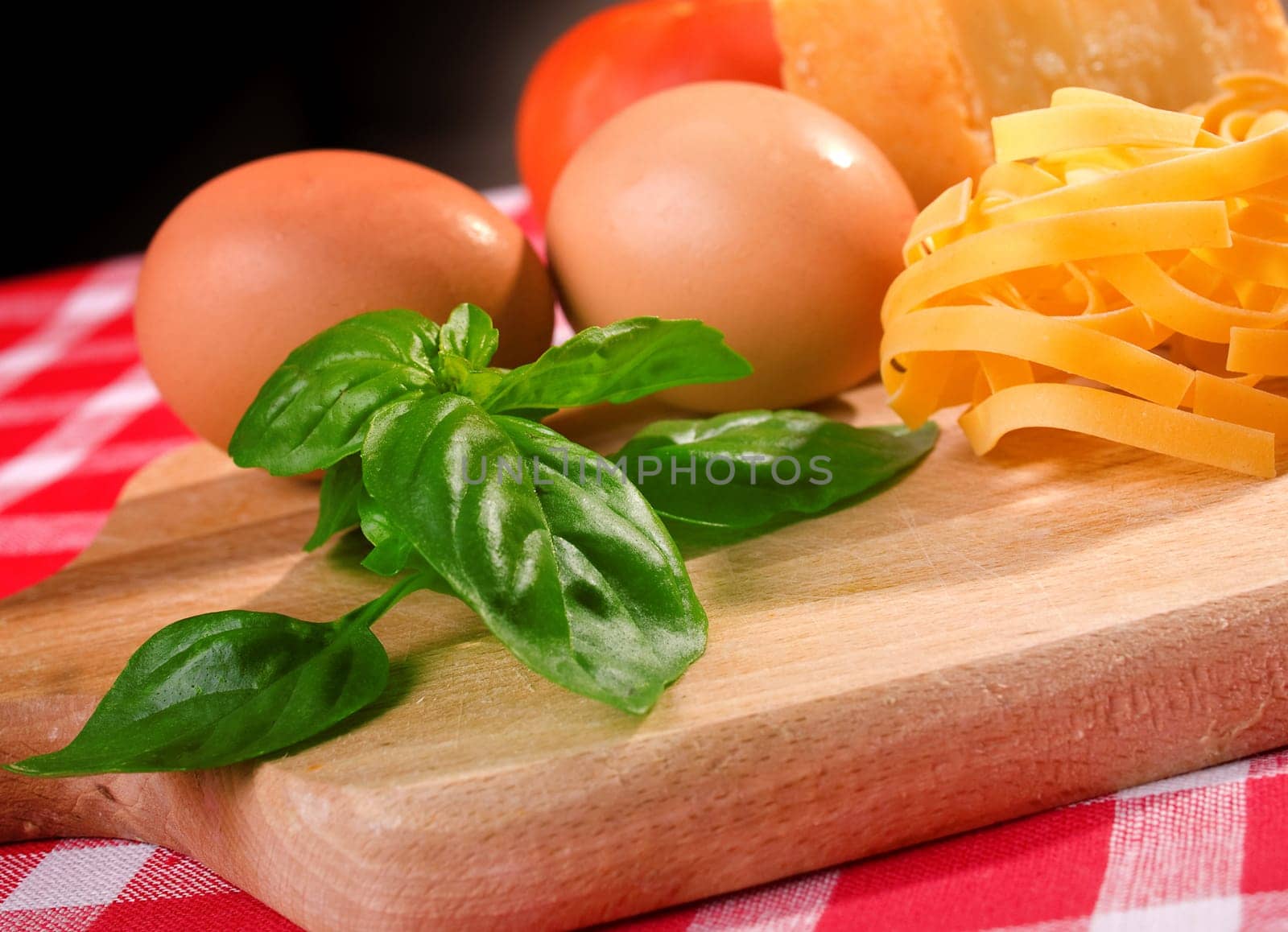 Preparing tagliatelle