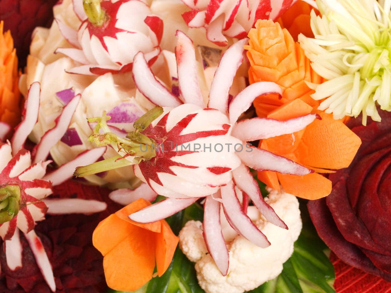 Food carving