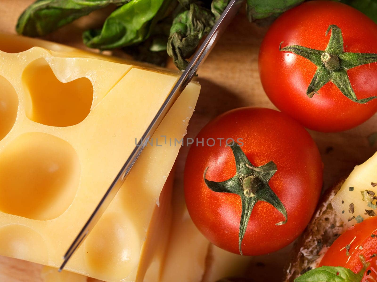 Tomatos and cheese