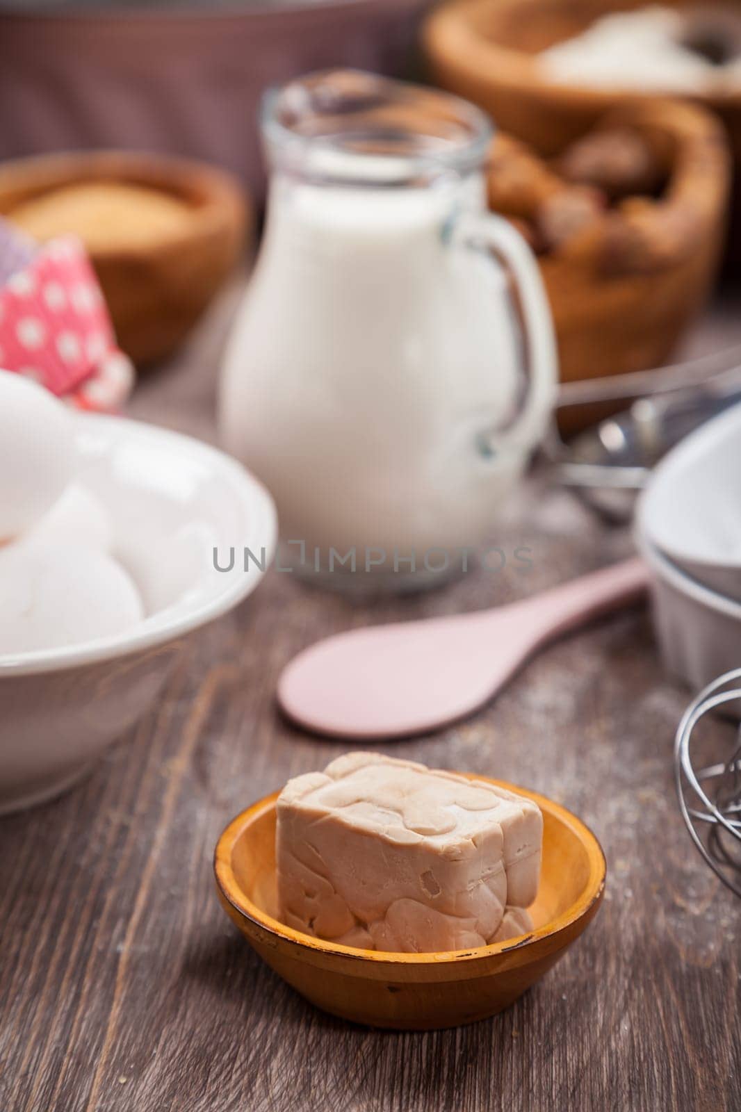 Baking utensils with ingredients for cake or cookies