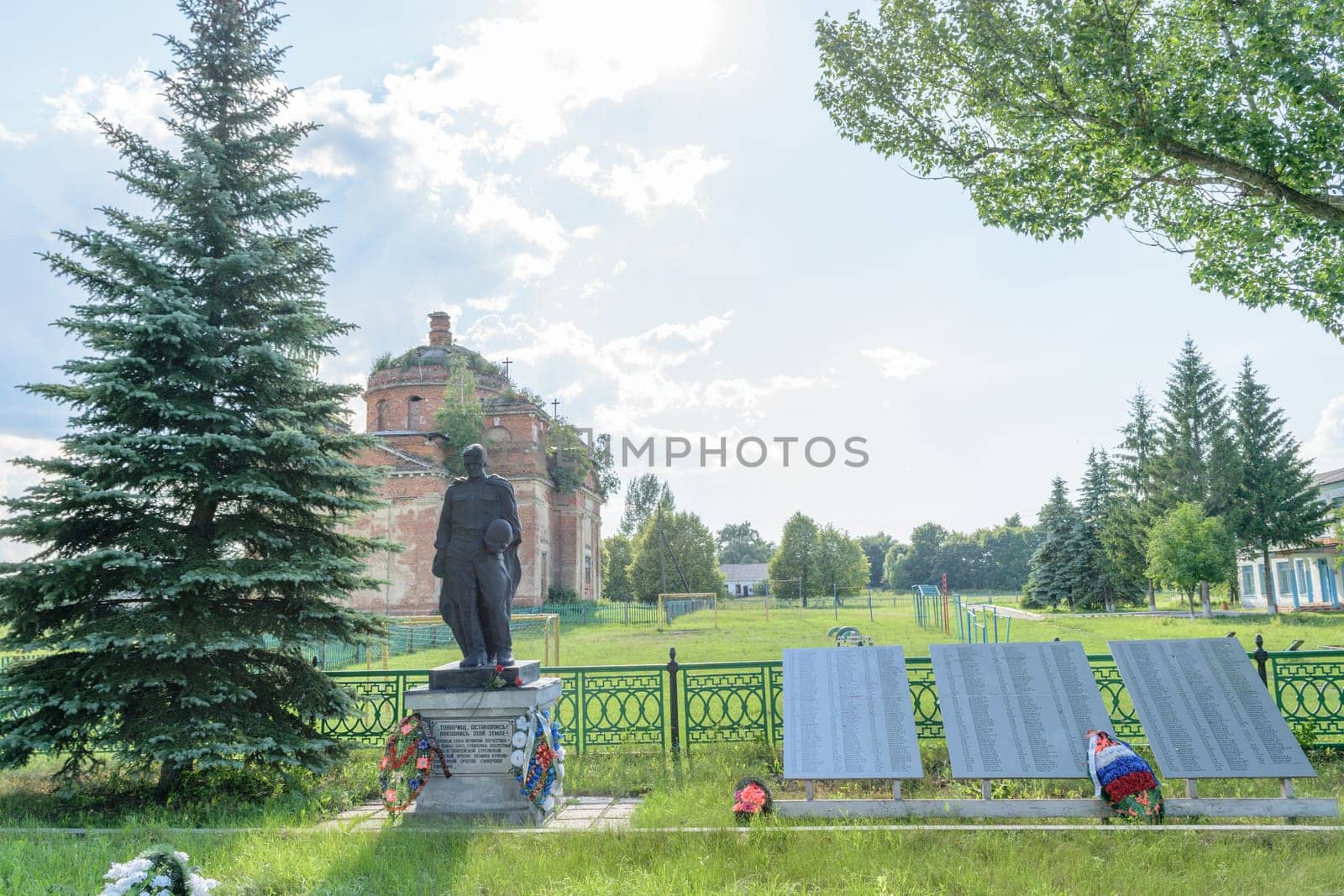 VILLAGE ALEKSEEVKA OF POKROVSKY DISTRICT OF OREL REGION, RUSSIA - JULY 05, 2015
