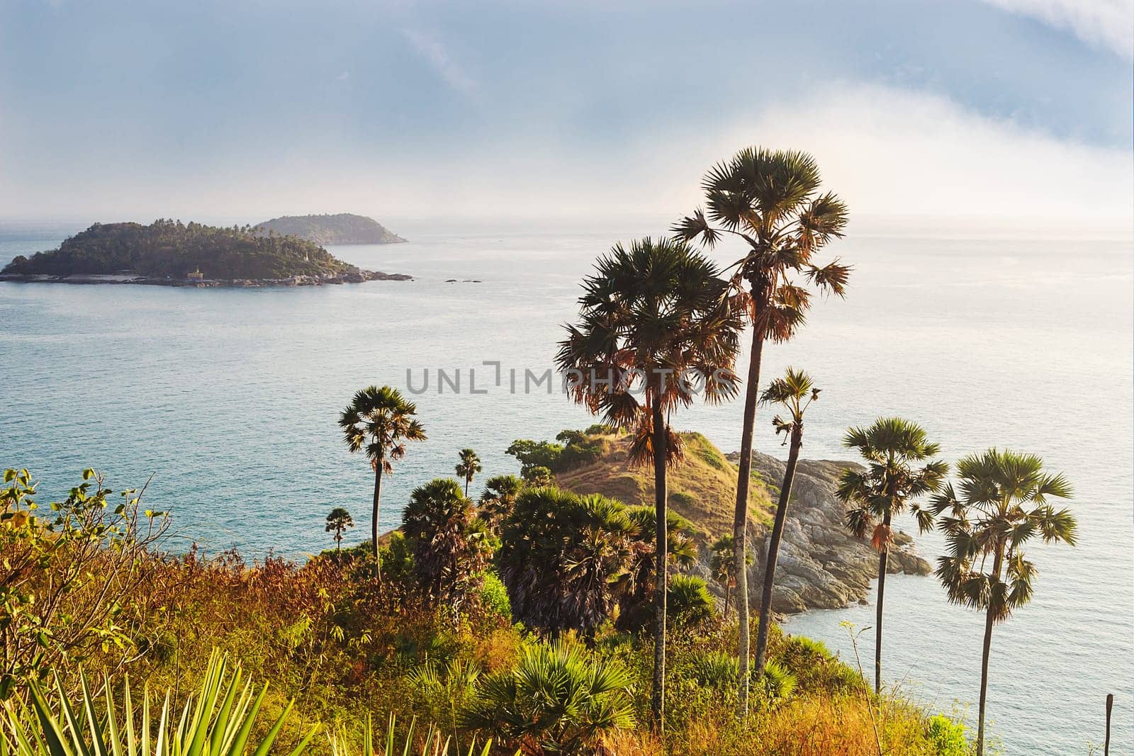 Seascape with beautiful light from the sun and sky background
