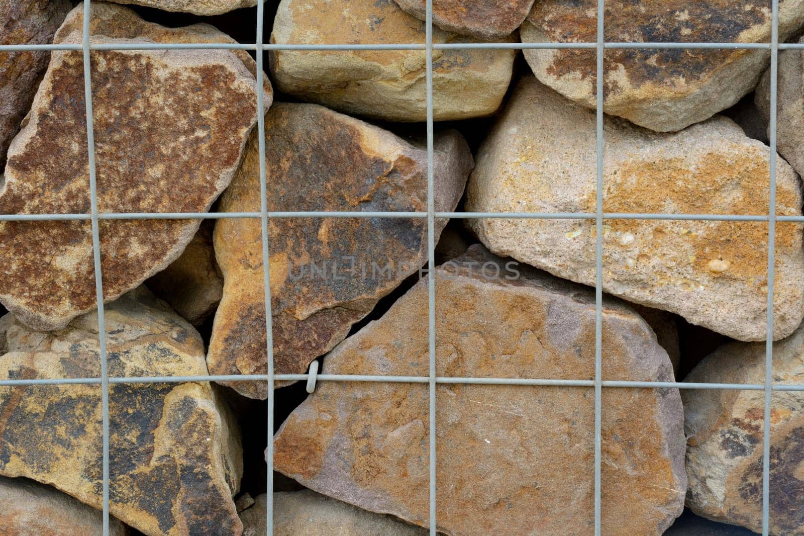 Gabione with natural stones