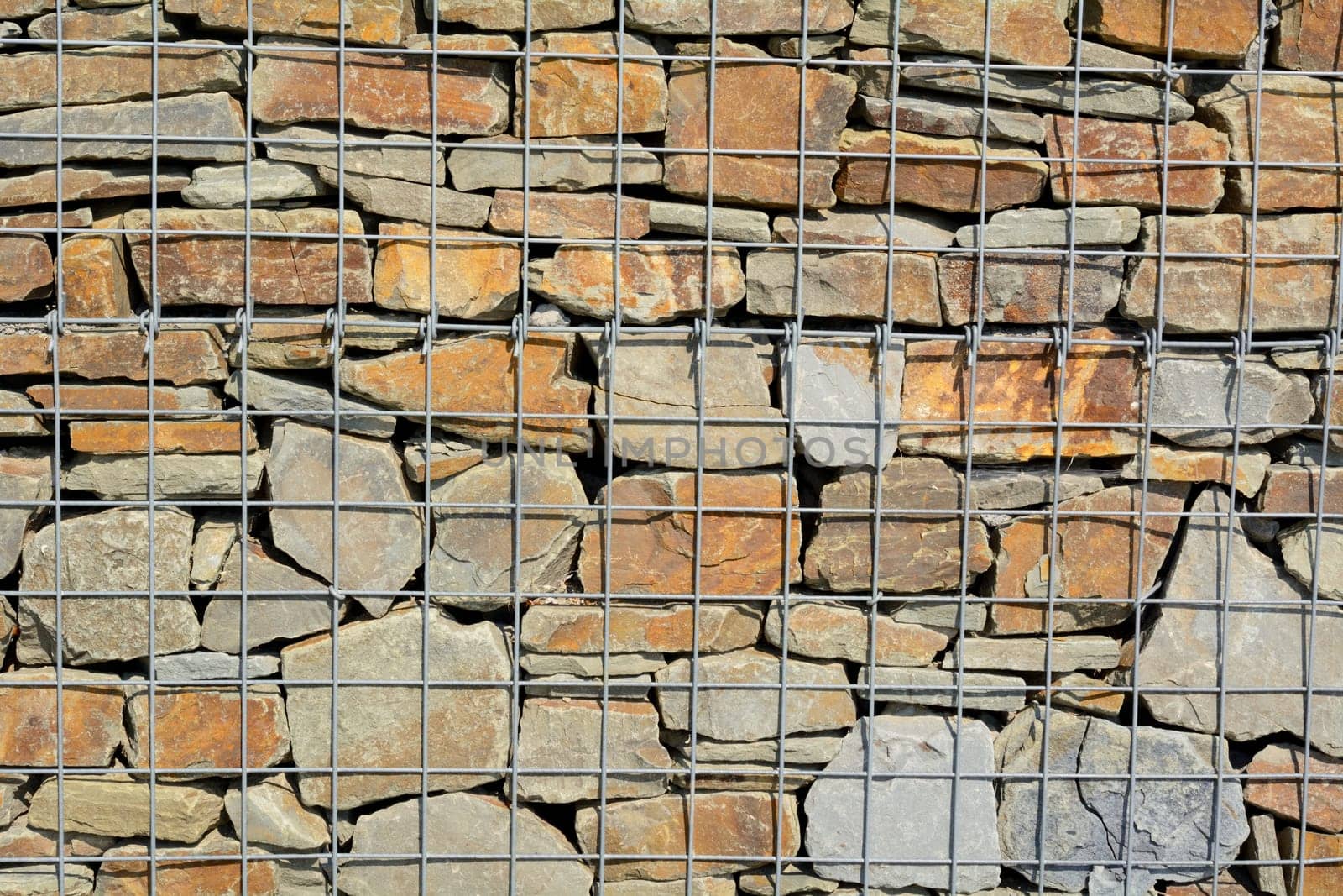 Gabione with natural stones