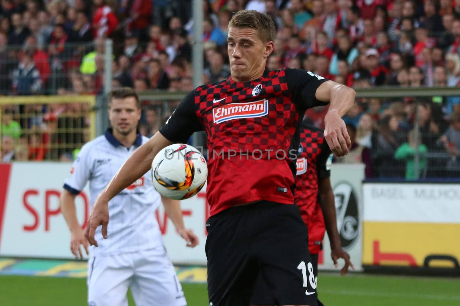 Nils Petersen (Freiburg) proved his goal danger with his 7th goal of the season against Bielfeld,2nd Bundesliga: 7th Bundesliga: SC Freiburg vs DSC Arminia Bielefeld