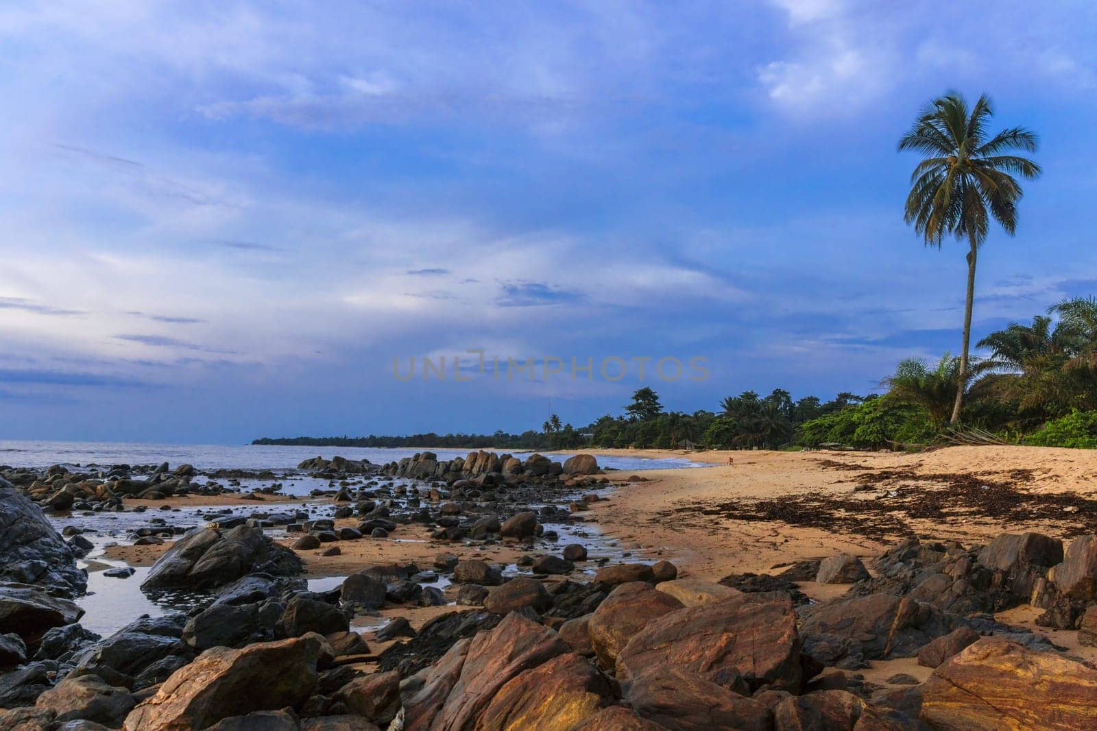 Evening at Lobé Beach in Kirbi