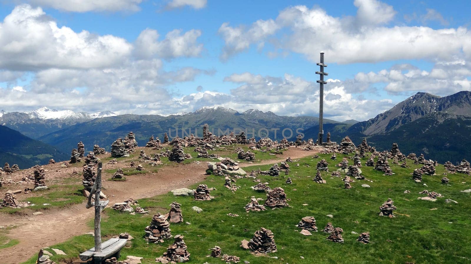 The Stoanernen Mandln,destination in the Sarntal Alps