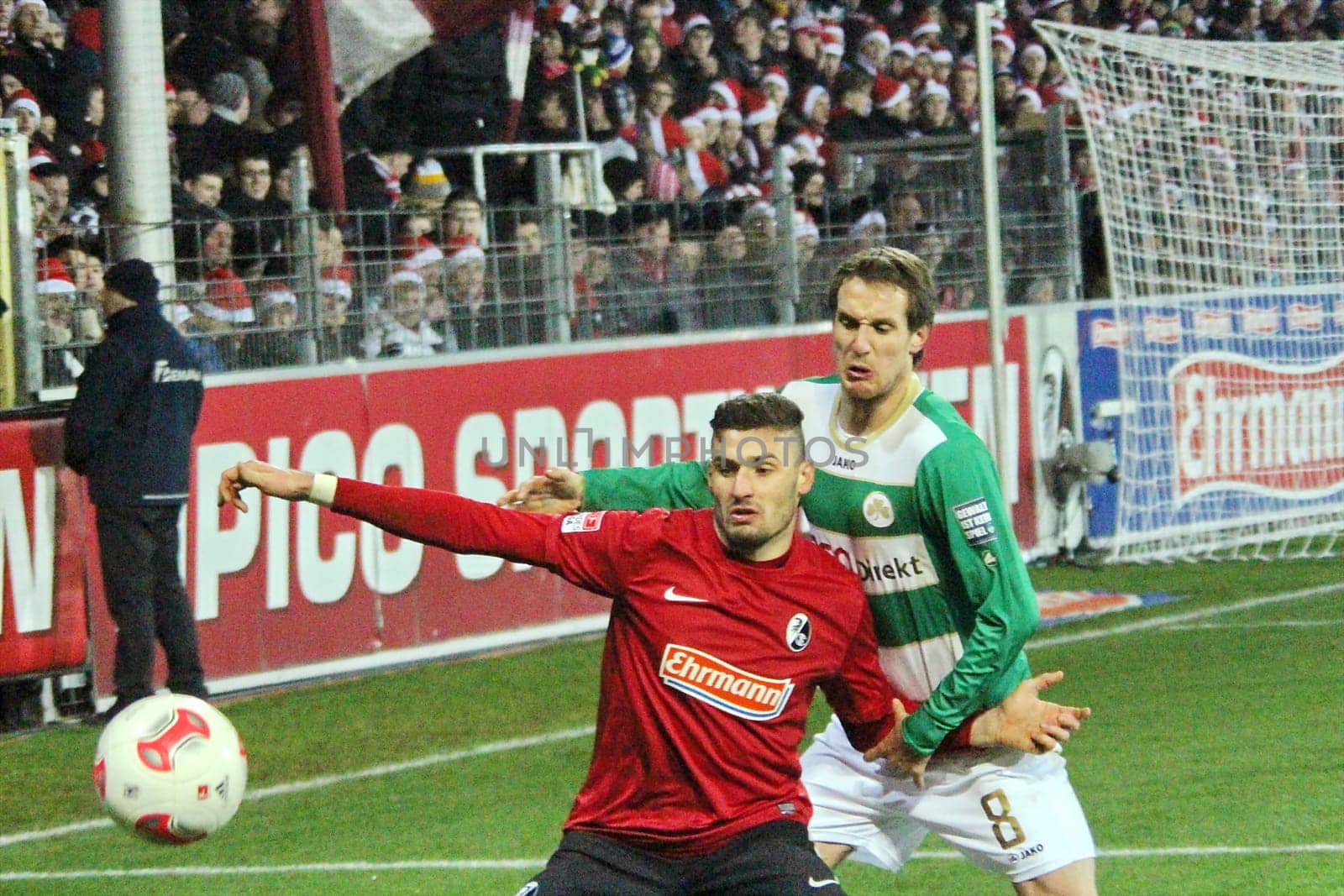 Freiburgs Siegtorschütze im Duell mit dem Fürther Fürstner